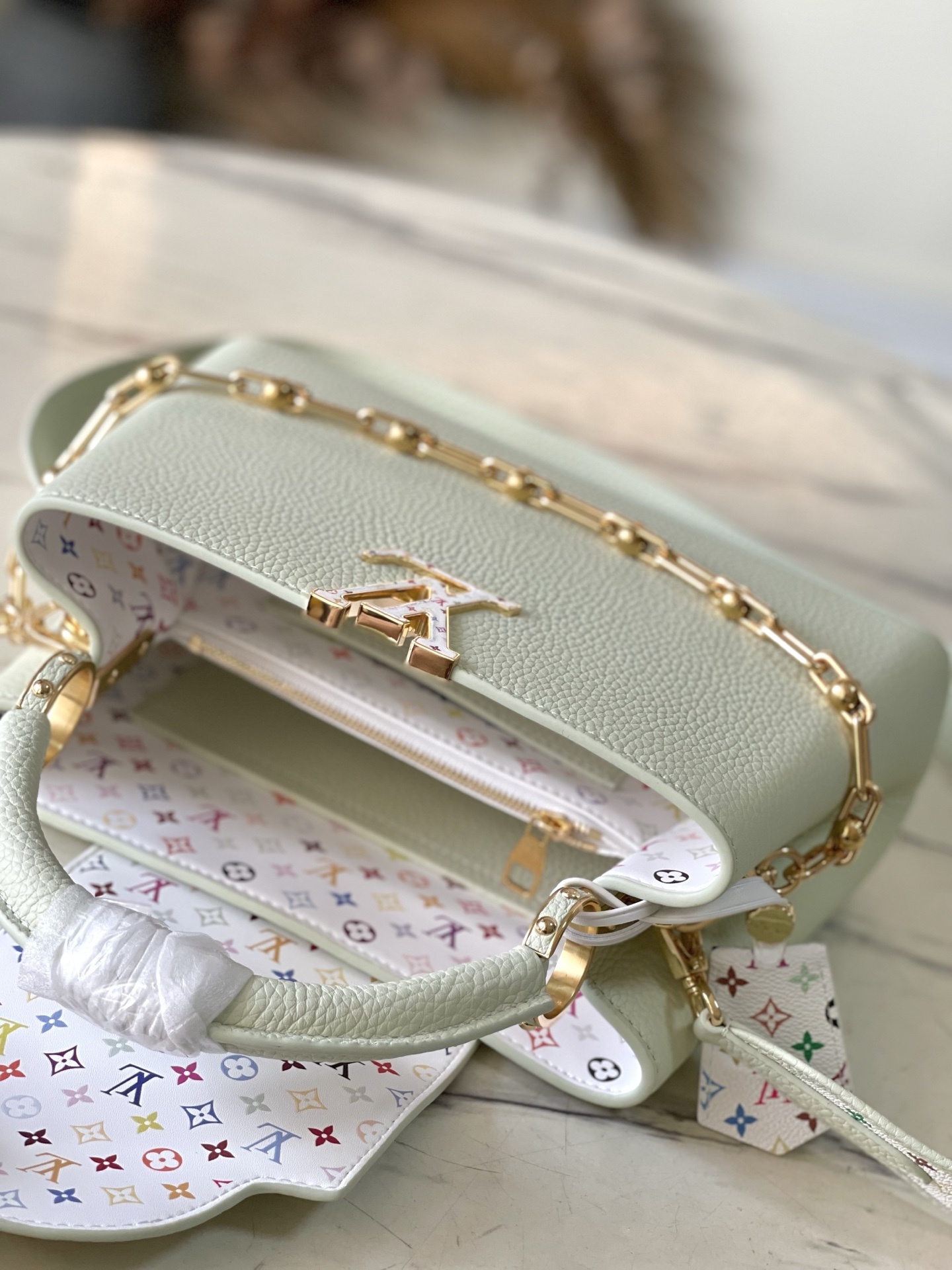 特级原厂皮 M13253 浅绿色小号 三彩限定款 本款Capucines手袋出自路易威登x村上隆再版系列