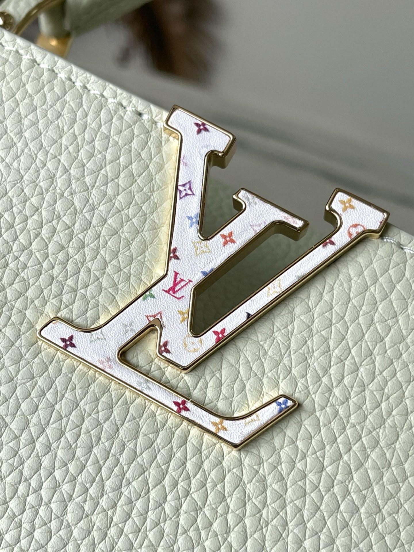 特级原厂皮 M13253 浅绿色小号 三彩限定款 本款Capucines手袋出自路易威登x村上隆再版系列