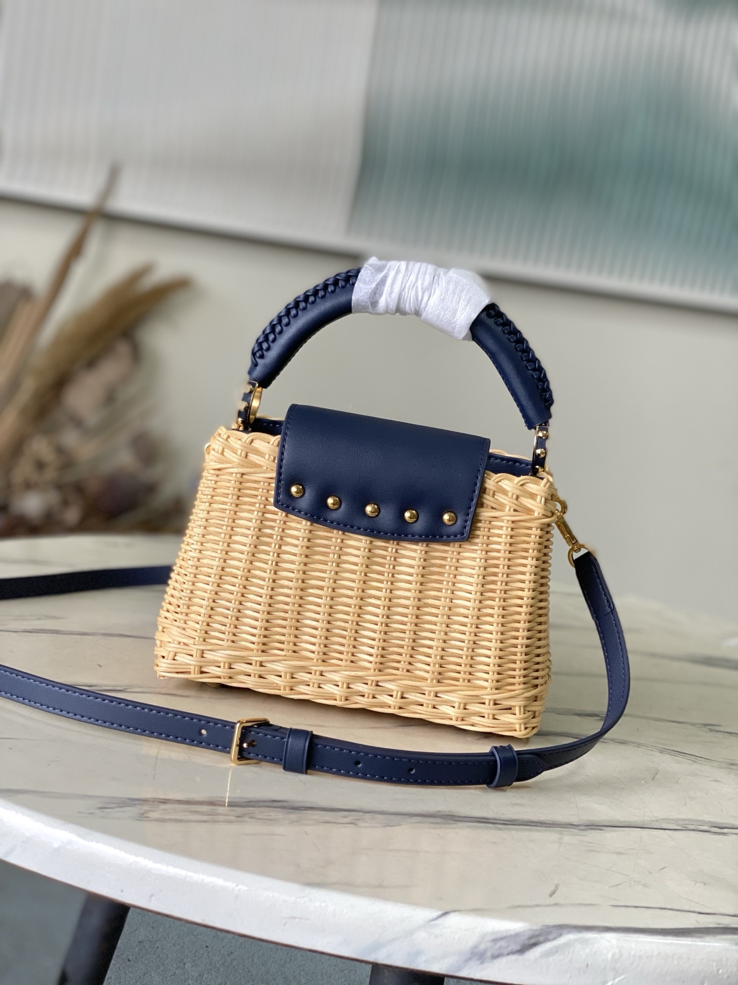 特级原厂皮 M14366 蓝色迷你 本款Capucines mini 手袋回溯品牌于1892年推出的Pi