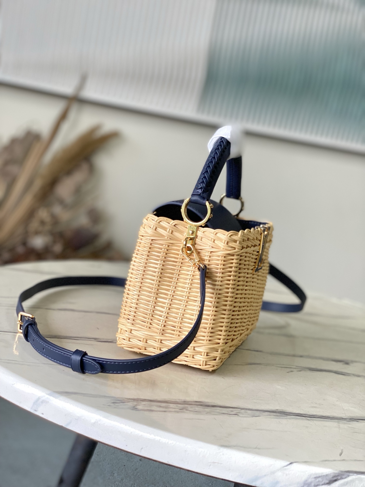 特级原厂皮 M14366 蓝色迷你 本款Capucines mini 手袋回溯品牌于1892年推出的Pi