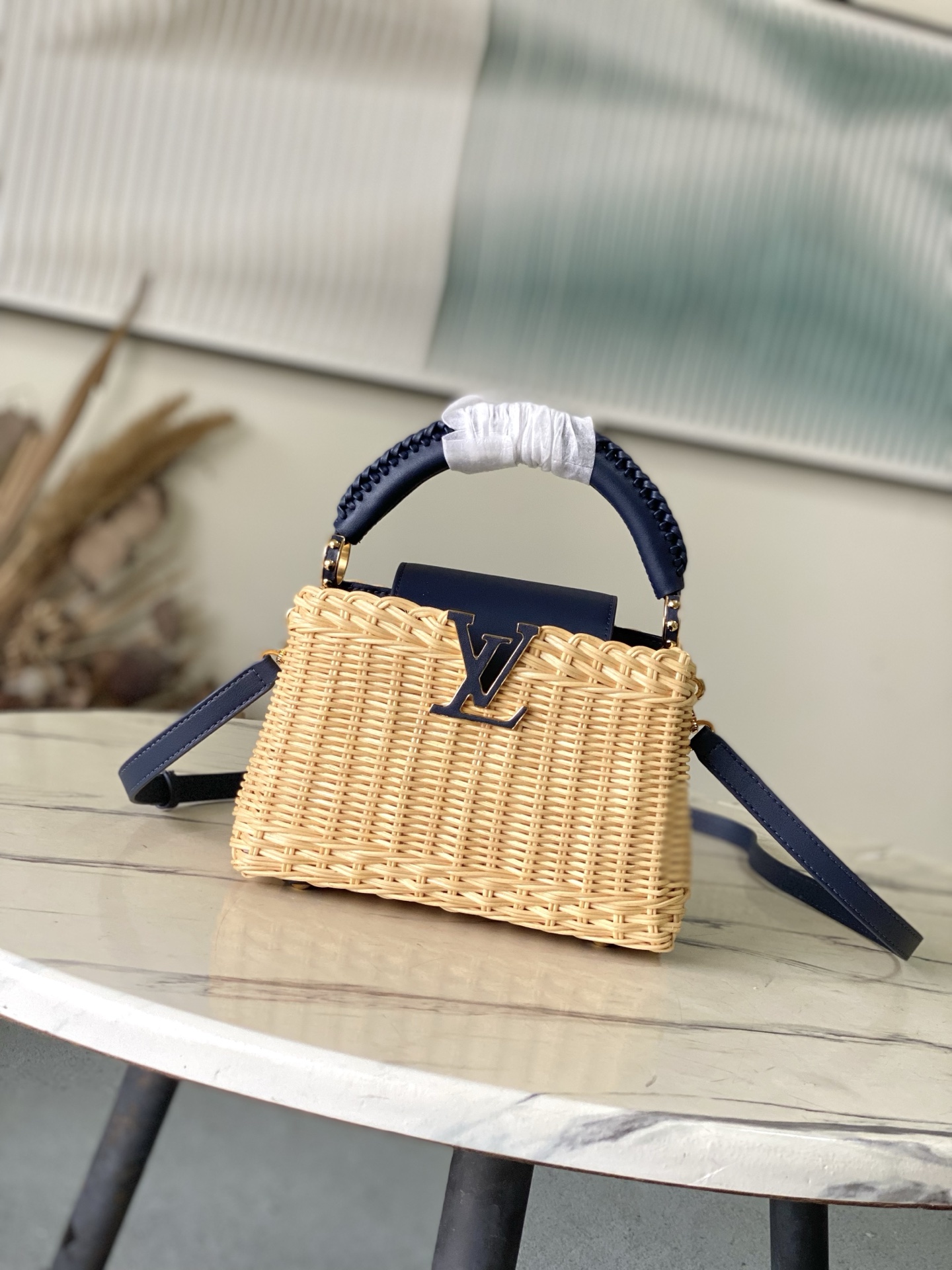 特级原厂皮 M14366 蓝色迷你 本款Capucines mini 手袋回溯品牌于1892年推出的Pi