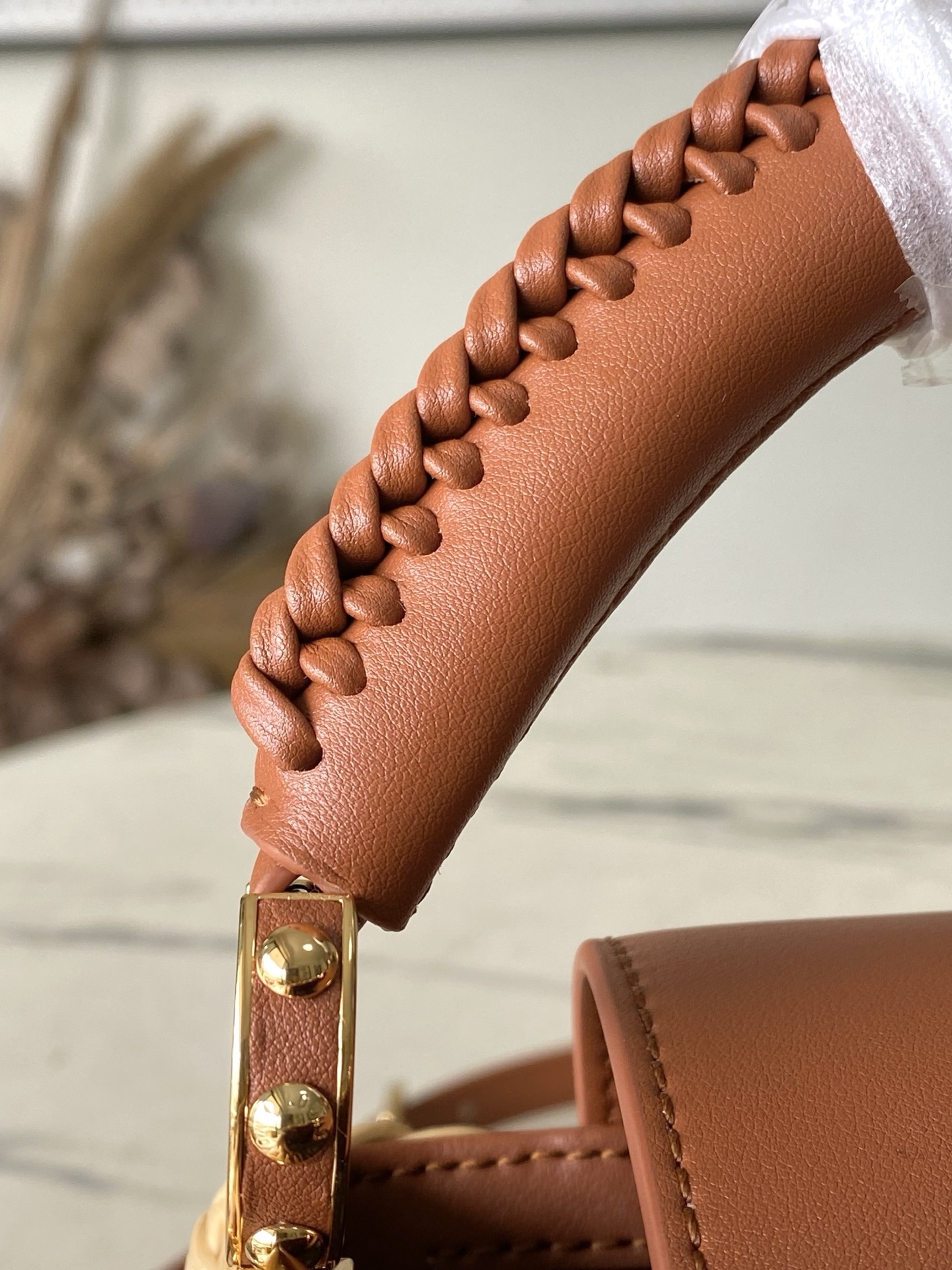 特级原厂皮 M26025 焦糖色迷你 本款Capucines mini 手袋回溯品牌于1892年推出的P