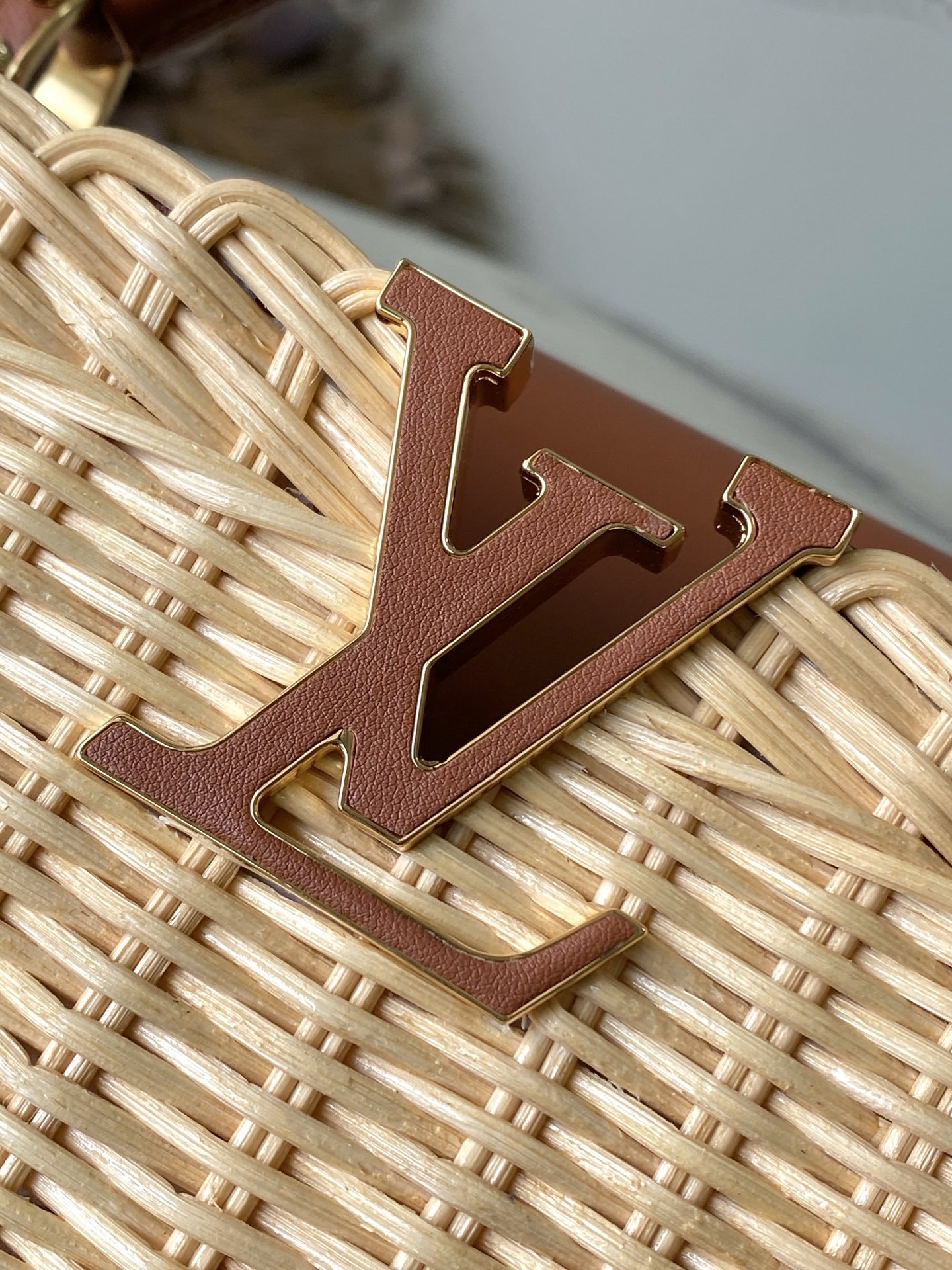 特级原厂皮 M26025 焦糖色迷你 本款Capucines mini 手袋回溯品牌于1892年推出的P