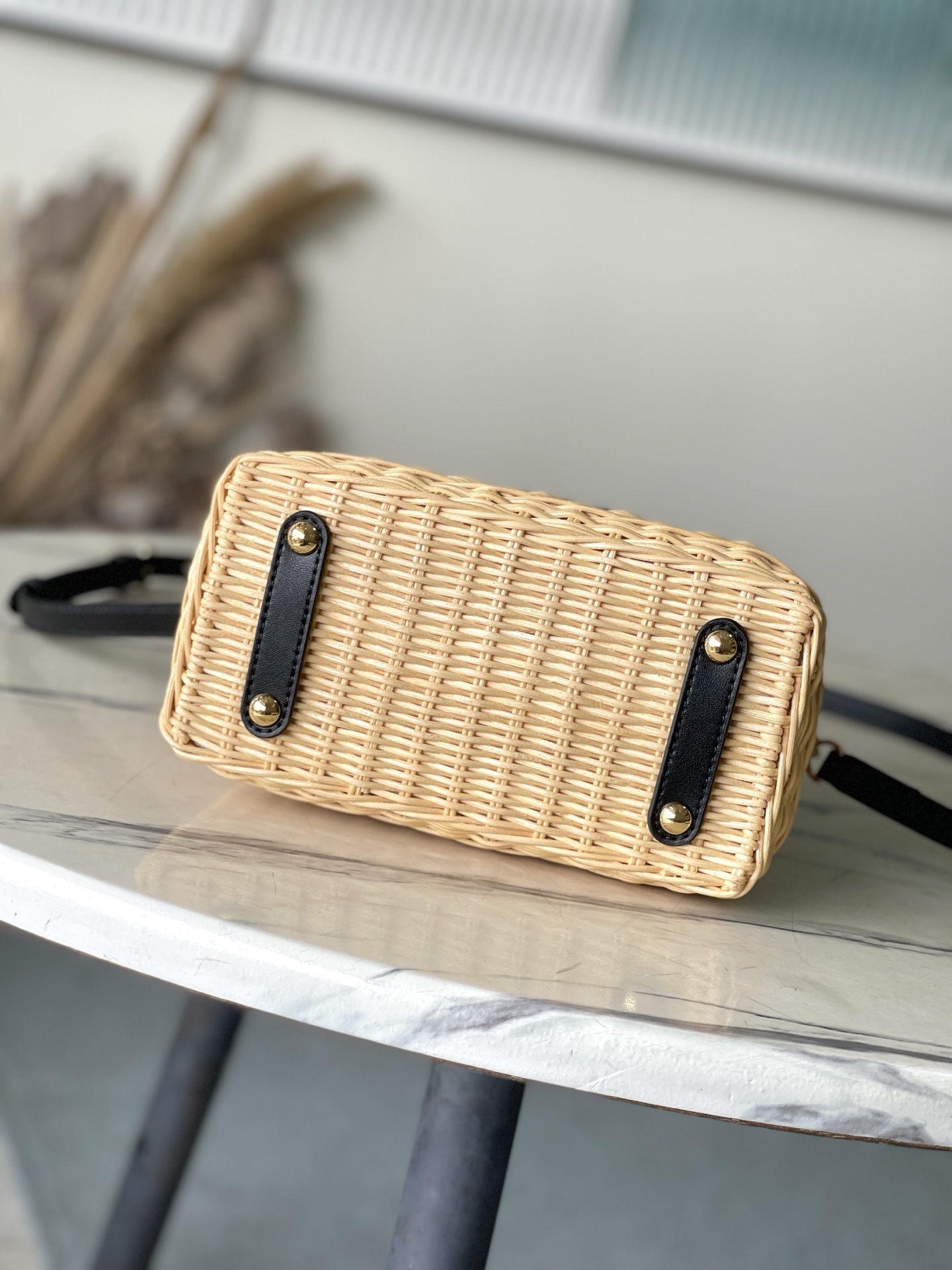 特级原厂皮 M14366 黑色迷你 本款Capucines mini 手袋回溯品牌于1892年推出的Pi