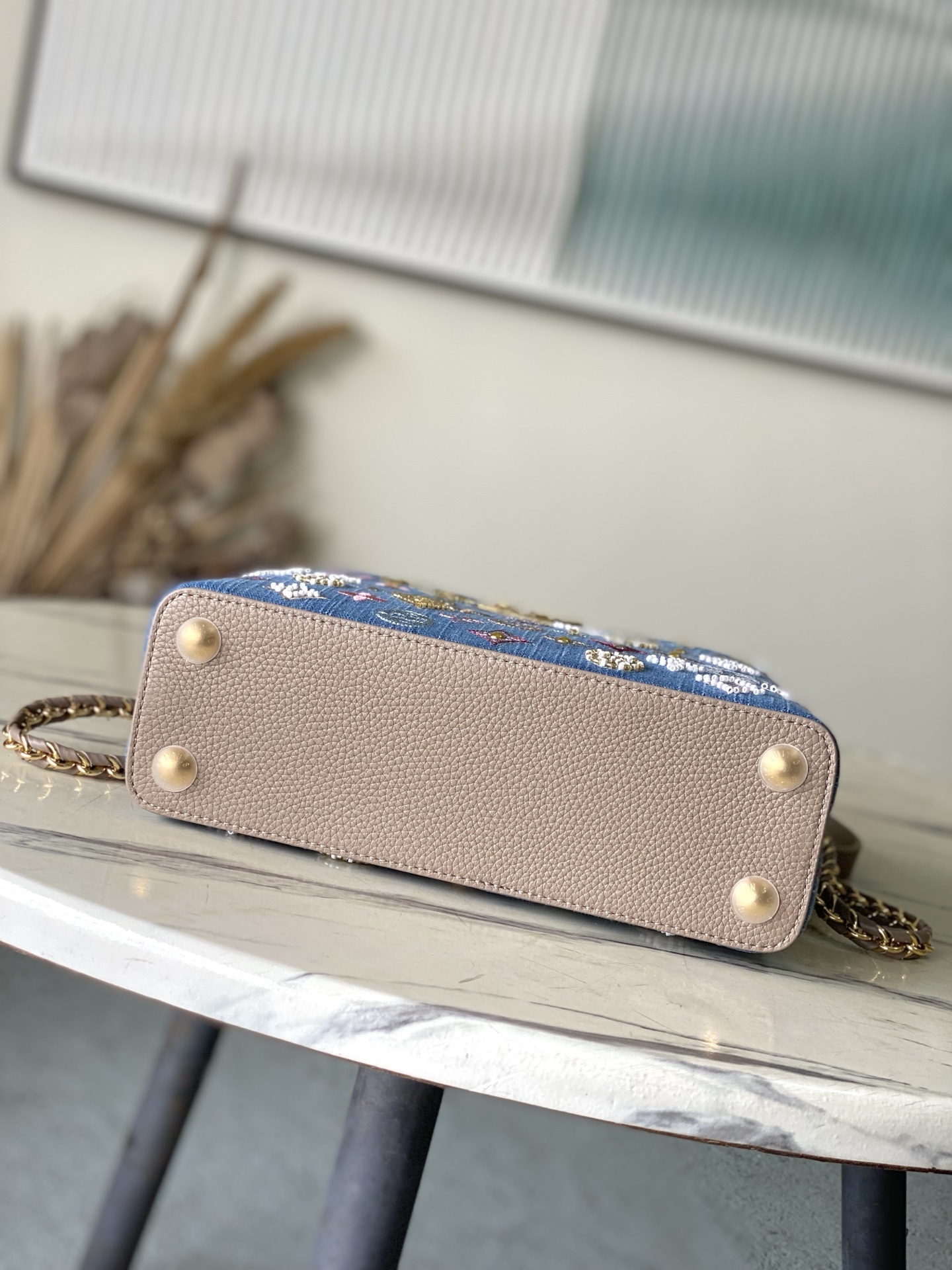 特级原厂皮 M12947 灰皮牛仔小号 本款Capucines小号手袋为Monogram丹宁布刺绣串珠和