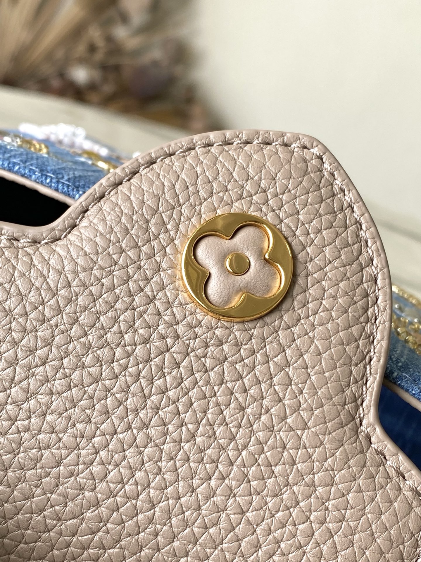 特级原厂皮 M12947 灰皮牛仔迷你 本款Capucines迷你手袋为Monogram丹宁布刺绣串珠和