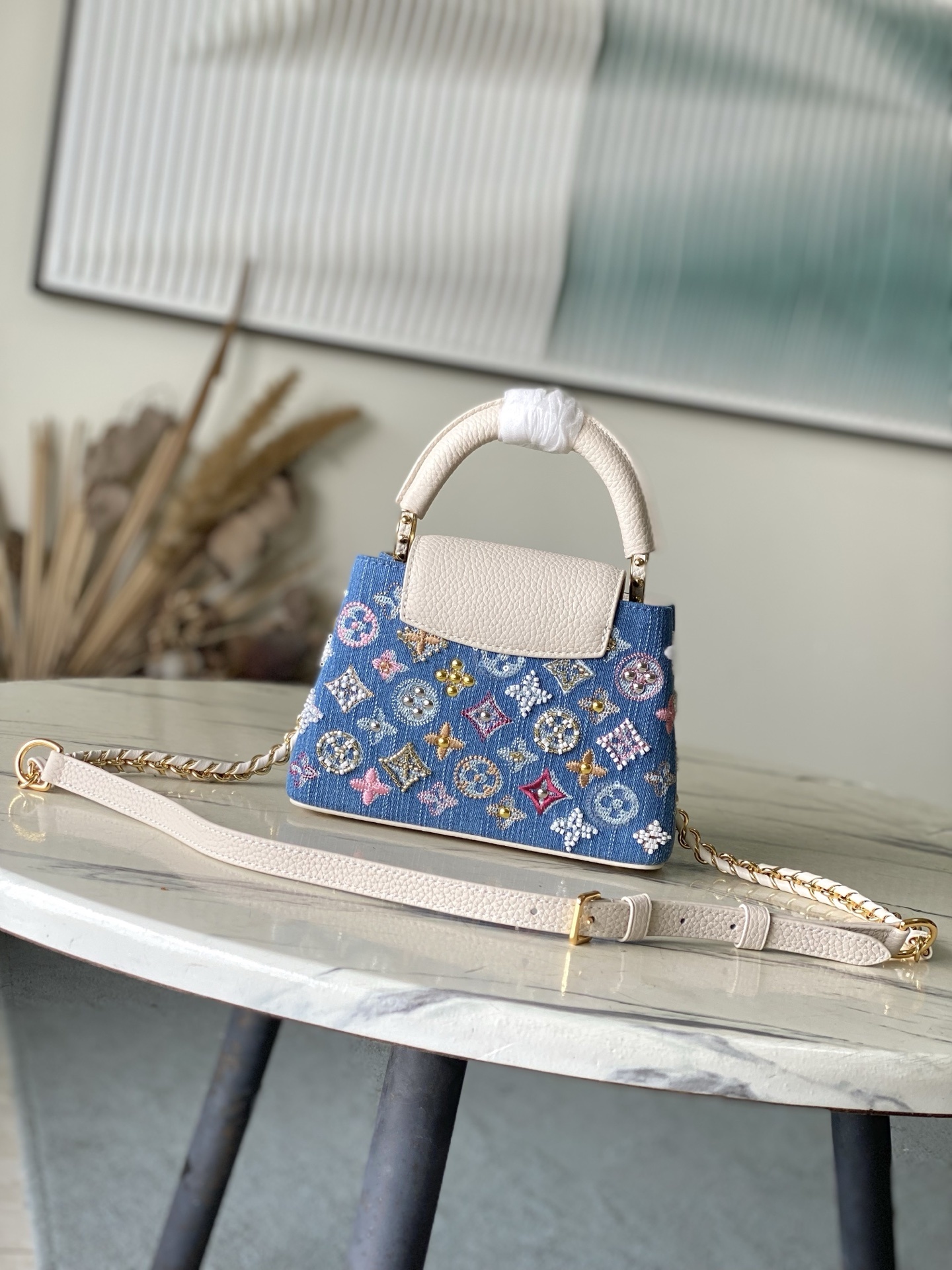 特级原厂皮 M12947 白皮牛仔迷你 本款Capucines迷你手袋为Monogram丹宁布刺绣串珠和