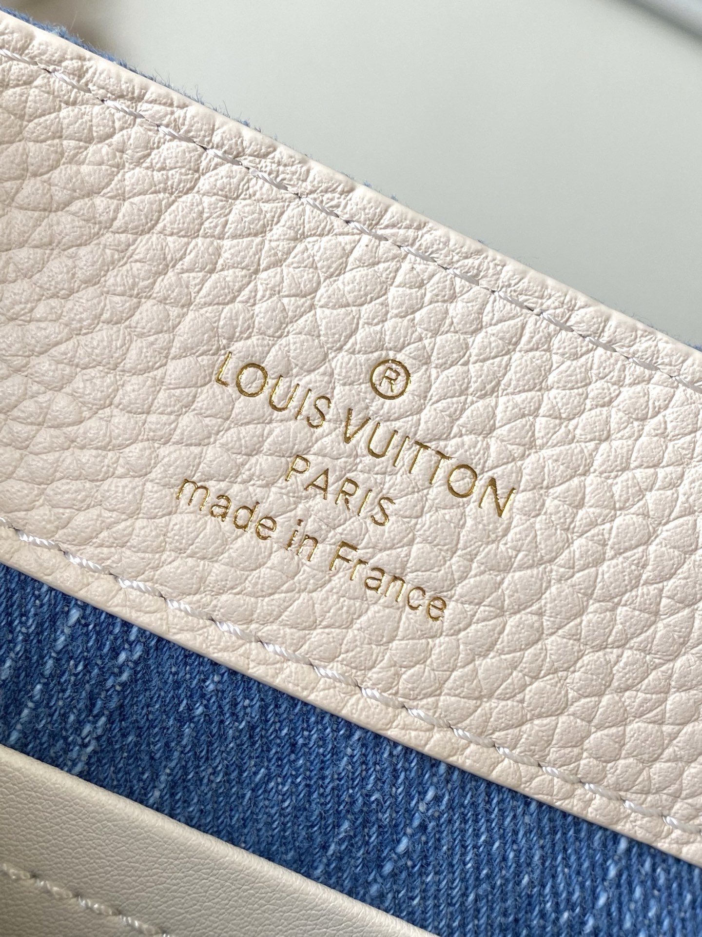 特级原厂皮 M12947 白皮牛仔迷你 本款Capucines迷你手袋为Monogram丹宁布刺绣串珠和