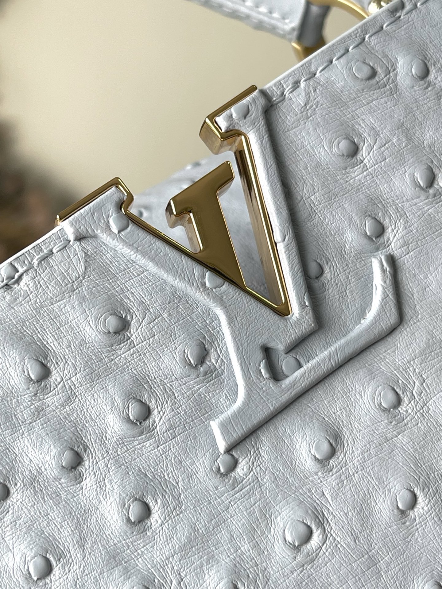 特级原厂皮 M48865 浅灰蓝鸵鸟小号 二合一链条 本款 Capucines 手袋取材柔韧 Tauri