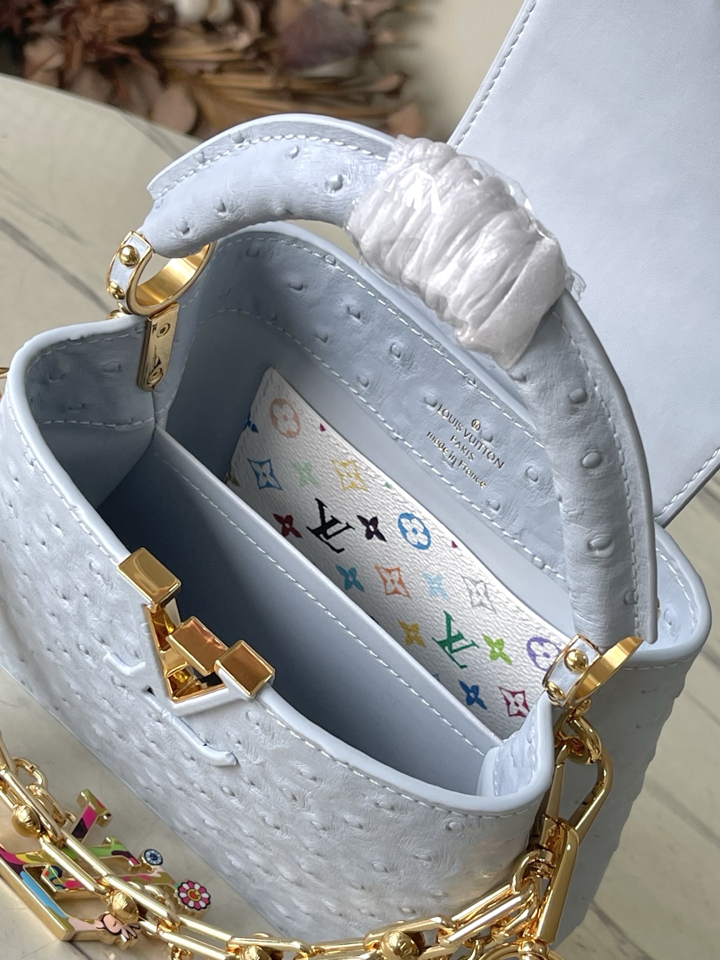 特级原厂皮 M48865浅灰蓝鸵鸟迷你 二合一链条 本款 Capucines 手袋取材柔韧 Tauril