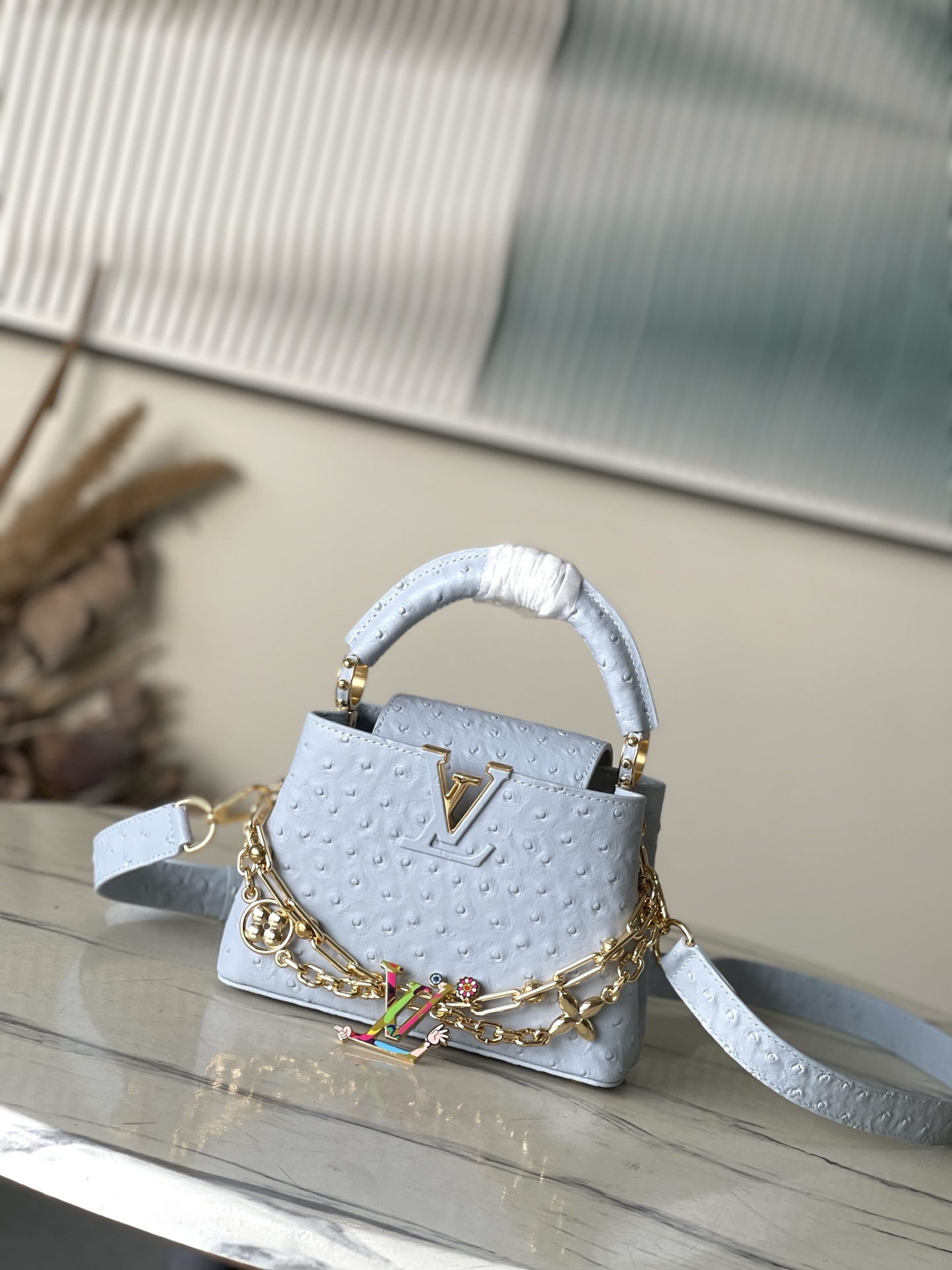 特级原厂皮 M48865浅灰蓝鸵鸟迷你 二合一链条 本款 Capucines 手袋取材柔韧 Tauril