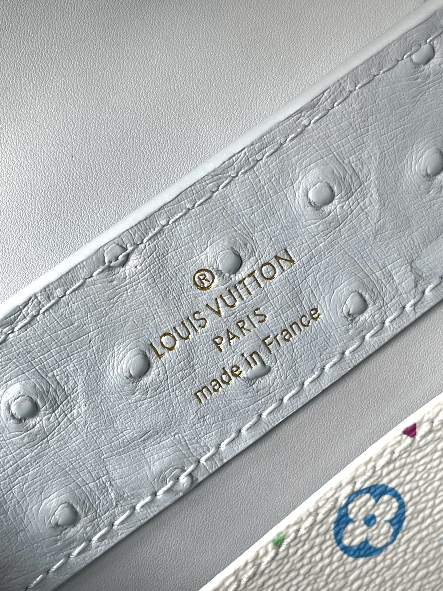 特级原厂皮 M48865浅灰蓝鸵鸟迷你 二合一链条 本款 Capucines 手袋取材柔韧 Tauril