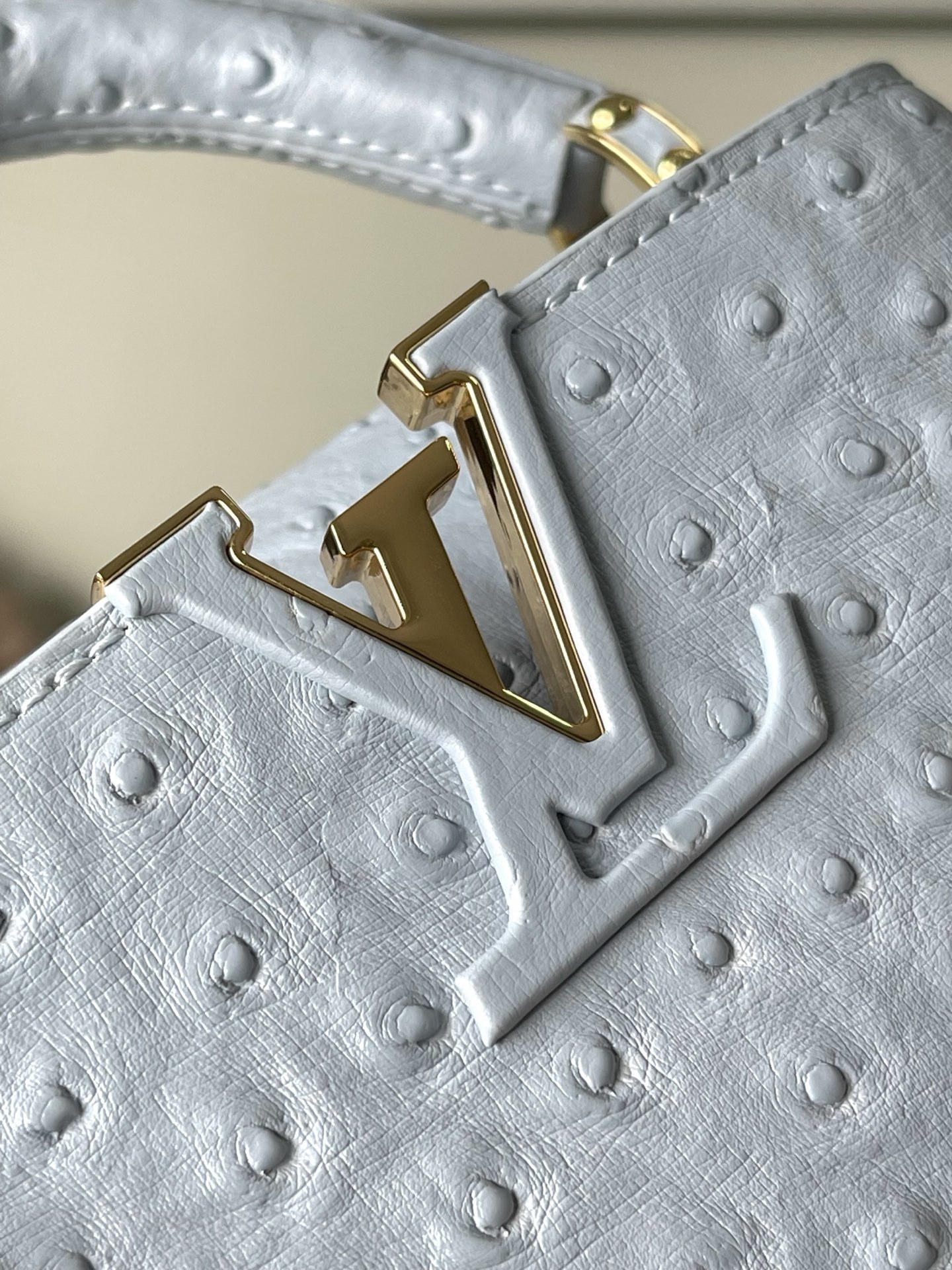 特级原厂皮 M48865浅灰蓝鸵鸟迷你 二合一链条 本款 Capucines 手袋取材柔韧 Tauril