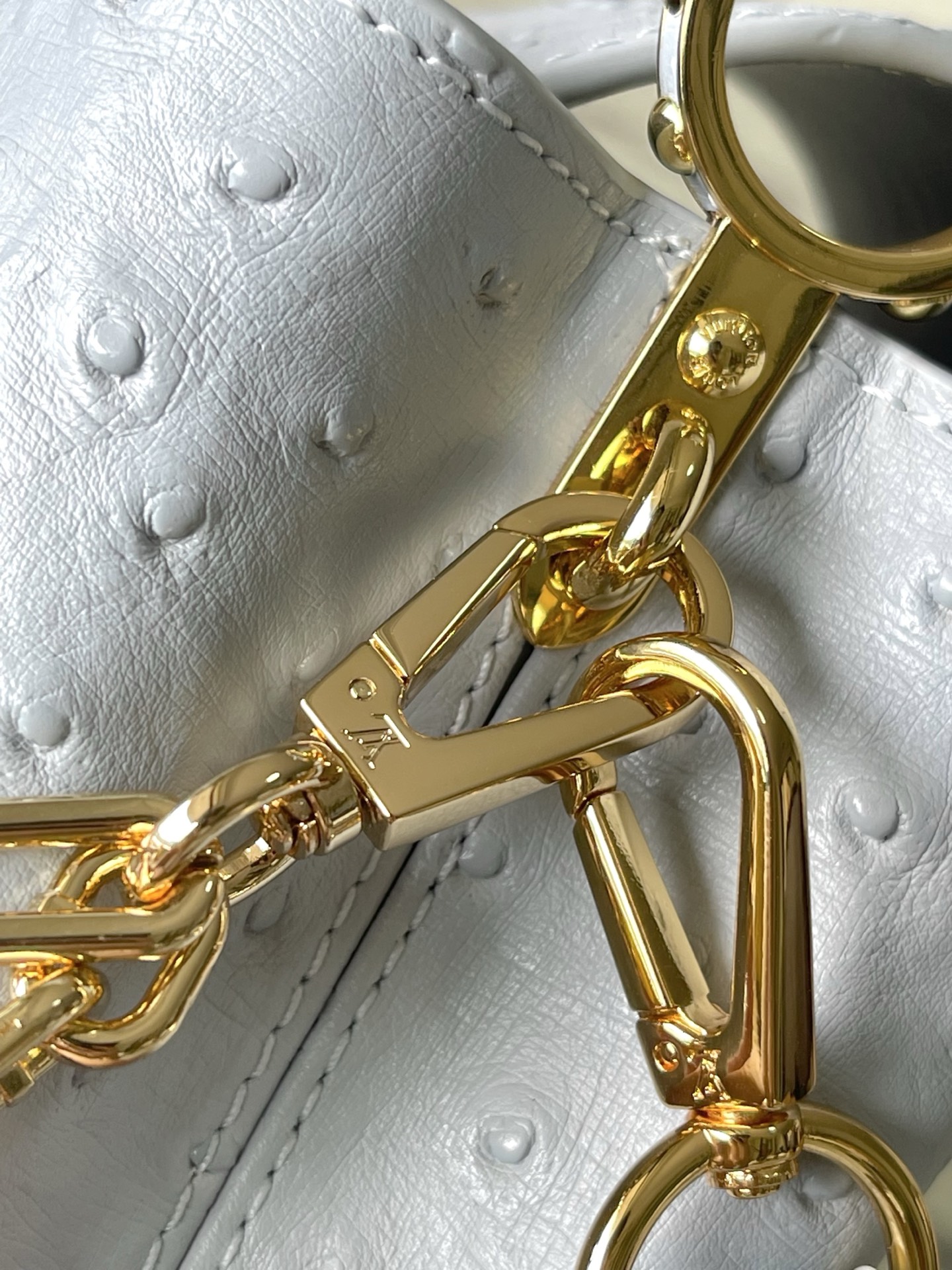 特级原厂皮 M48865浅灰蓝鸵鸟迷你 二合一链条 本款 Capucines 手袋取材柔韧 Tauril