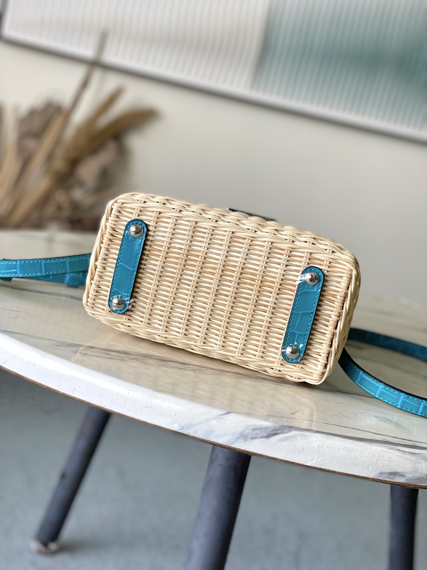 特级原厂皮 M48865 蓝色鳄鱼皮迷你 本款Capucines mini 手袋回溯品牌于1892年推出