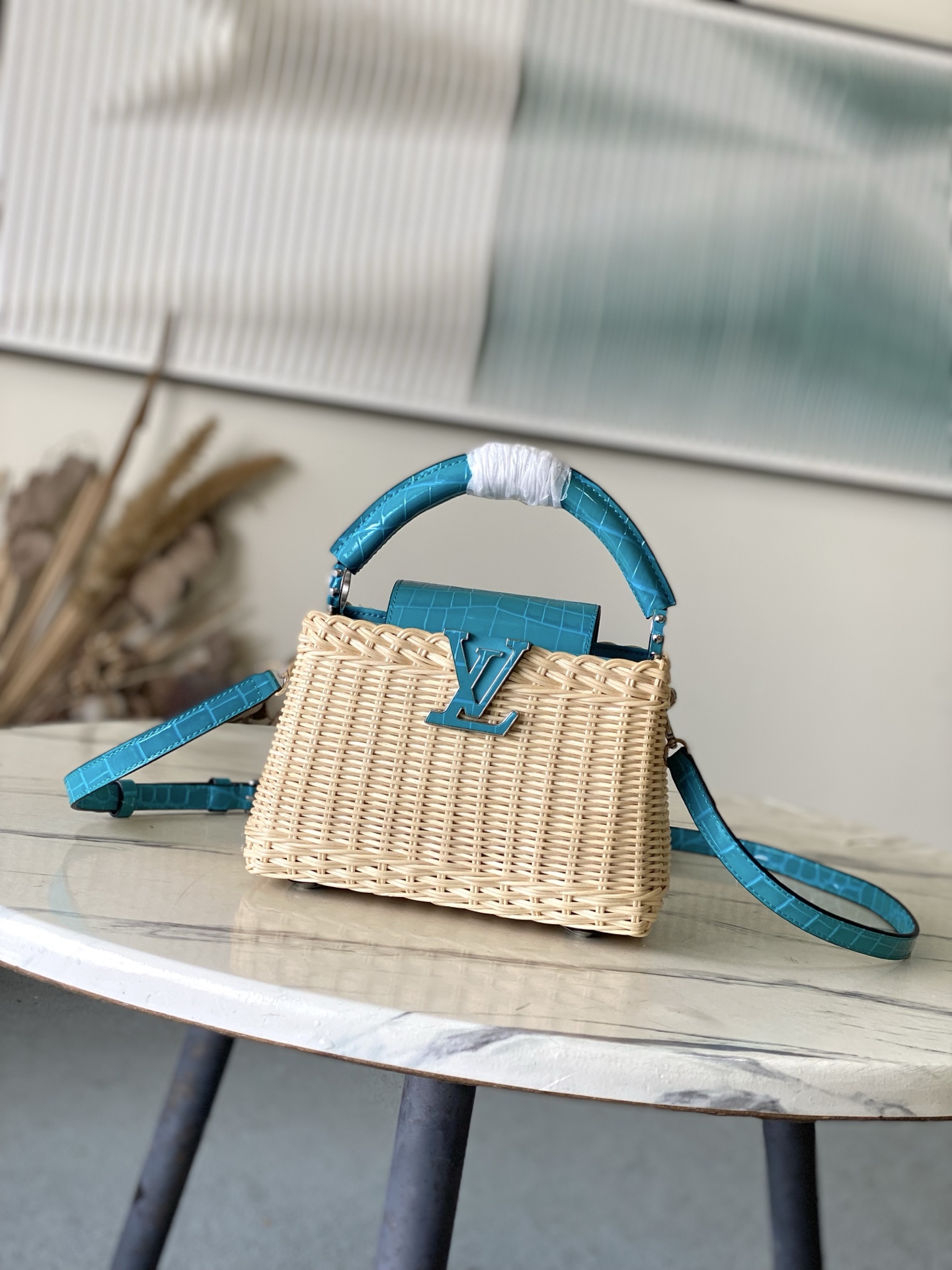 特级原厂皮 M48865 蓝色鳄鱼皮迷你 本款Capucines mini 手袋回溯品牌于1892年推出