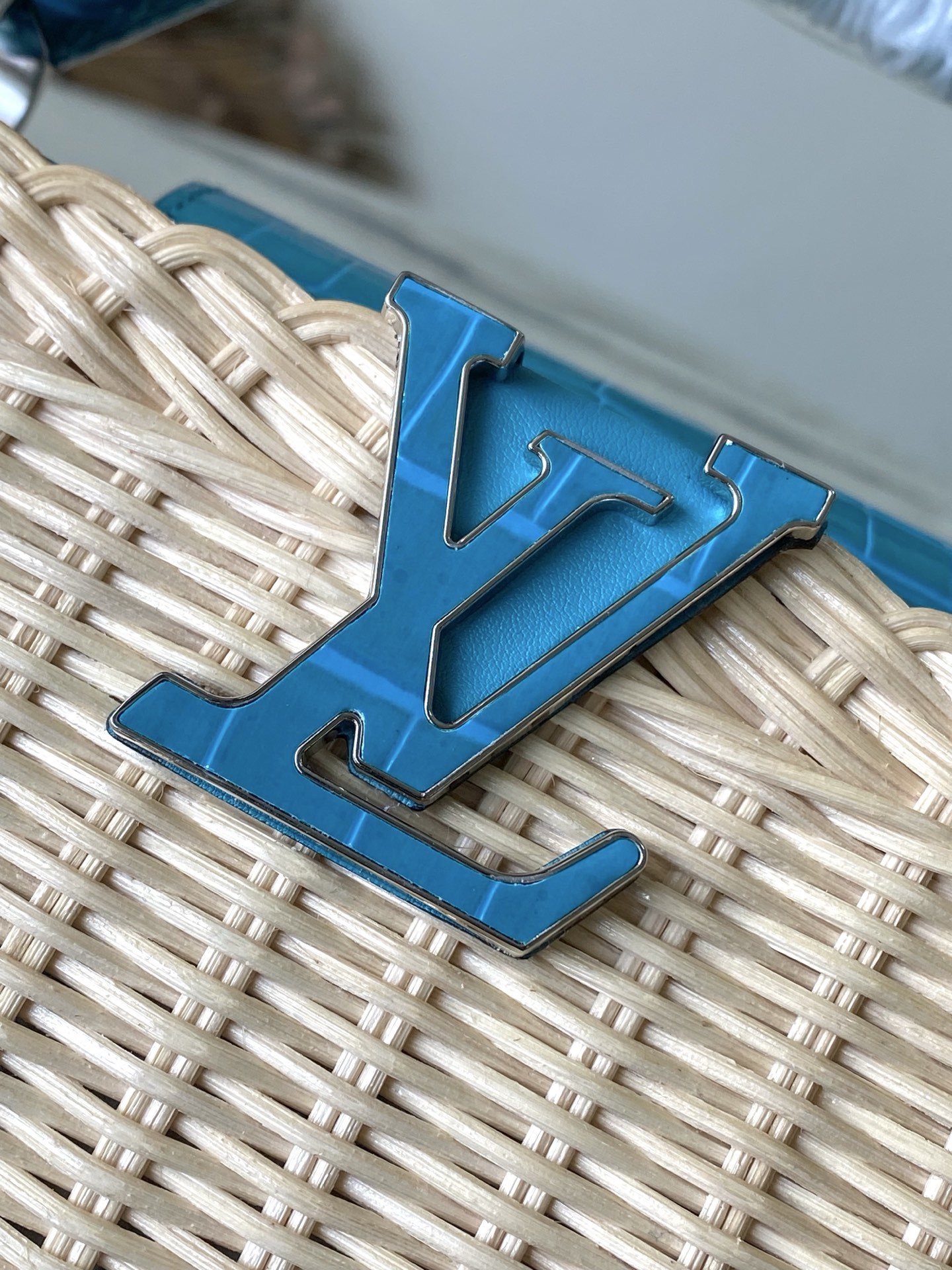 特级原厂皮 M48865 蓝色鳄鱼皮迷你 本款Capucines mini 手袋回溯品牌于1892年推出