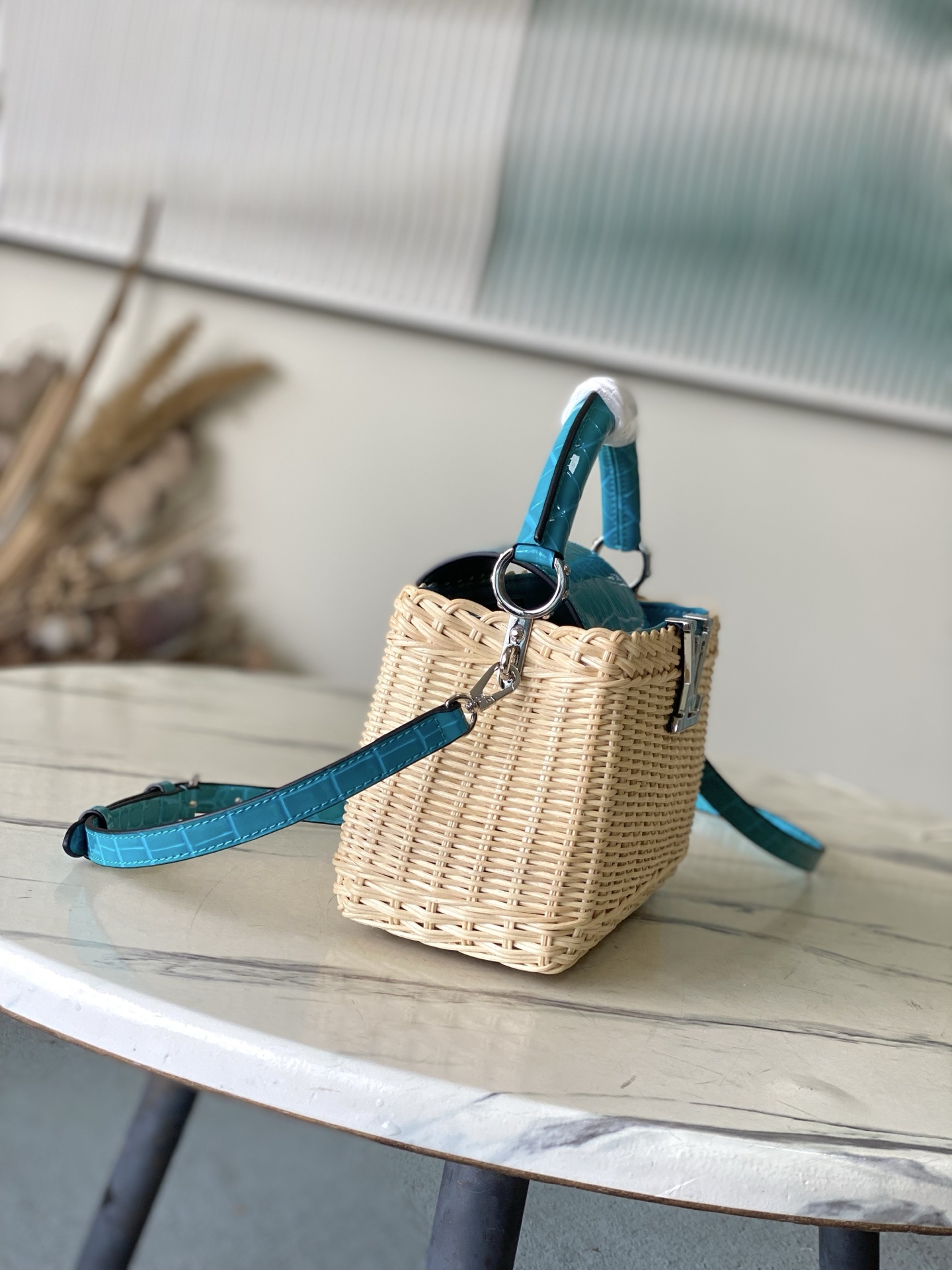 特级原厂皮 M48865 蓝色鳄鱼皮迷你 本款Capucines mini 手袋回溯品牌于1892年推出