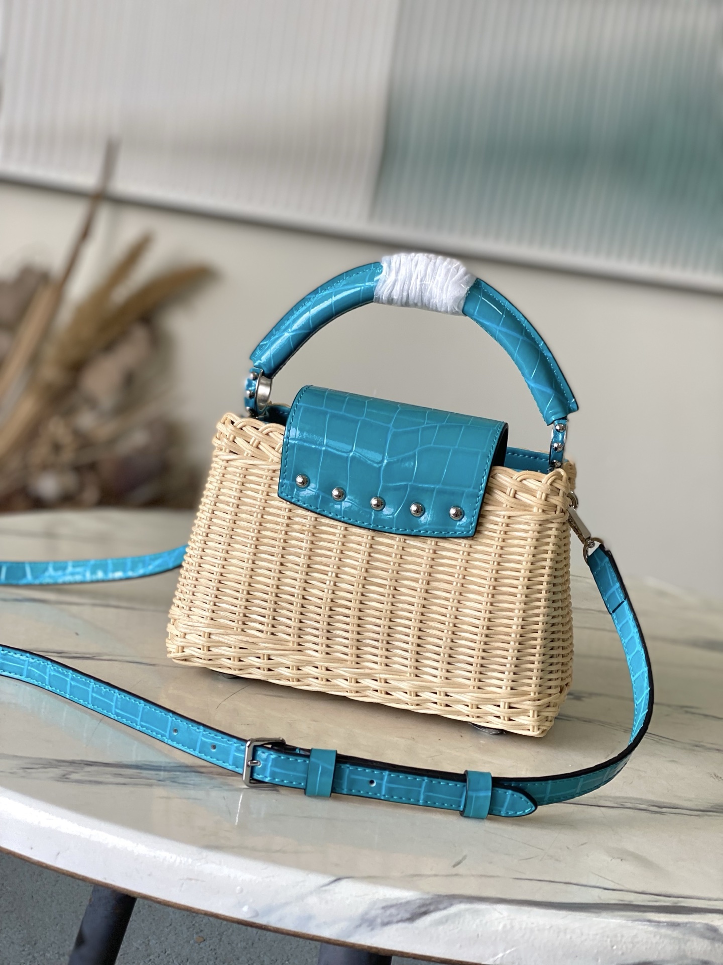 特级原厂皮 M48865 蓝色鳄鱼皮迷你 本款Capucines mini 手袋回溯品牌于1892年推出