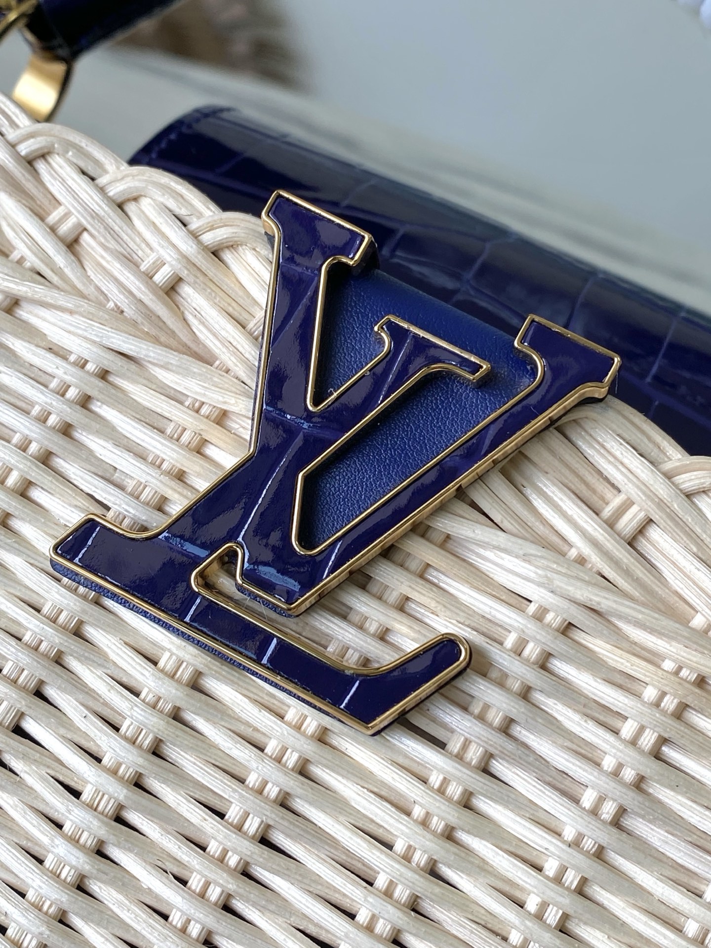 特级原厂皮 M48865 紫色鳄鱼皮迷你 本款Capucines mini 手袋回溯品牌于1892年推出