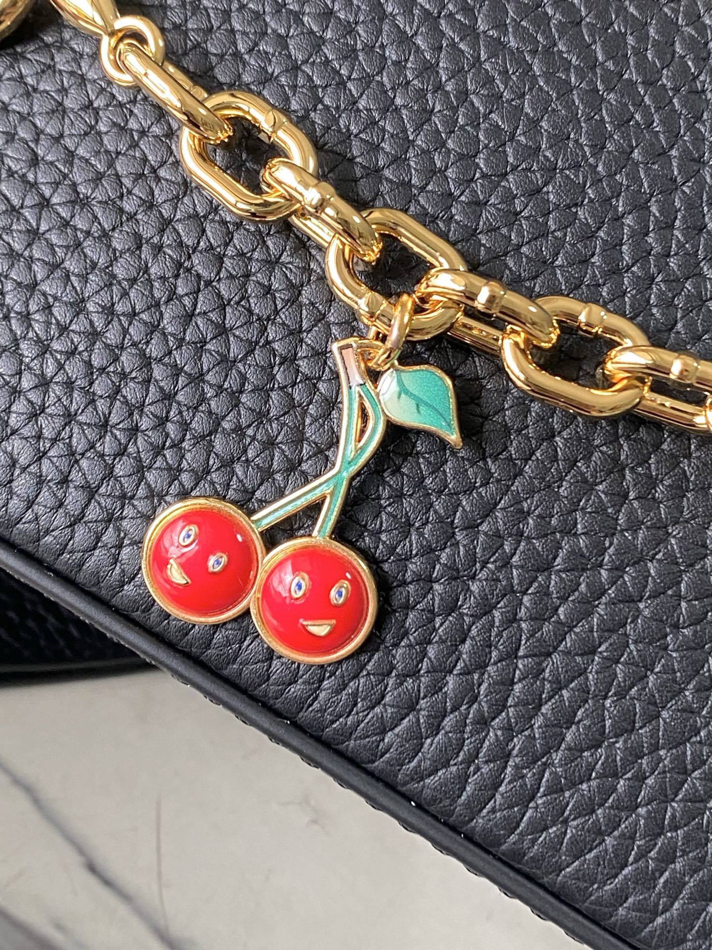 特级原厂皮 M13714 迷你 本款Capucines 迷你 手袋出自路易威登x村上隆复刻系列,以灵动风