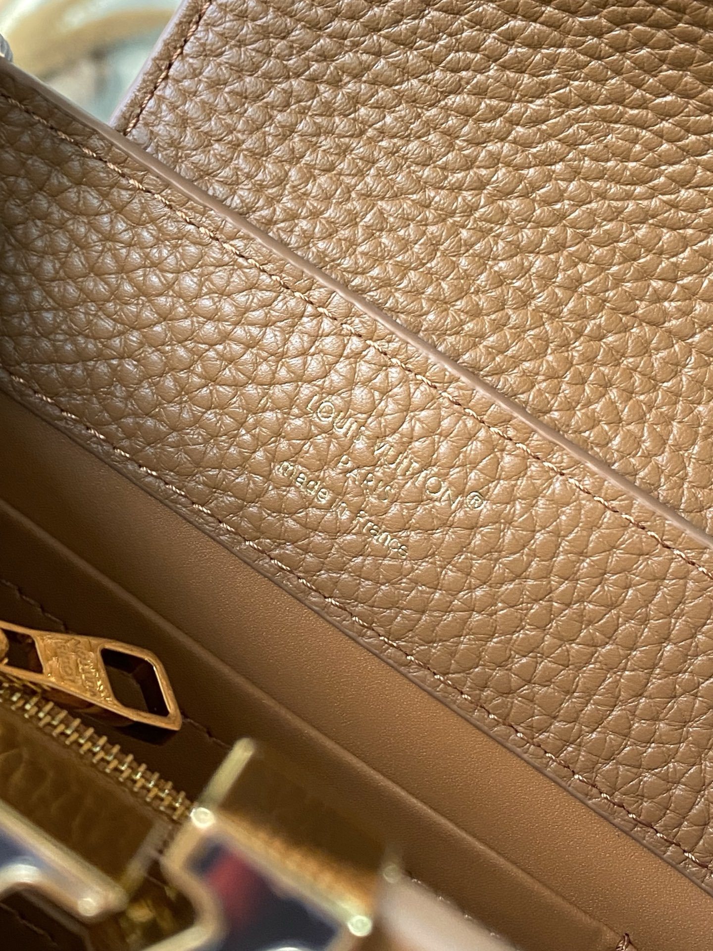 特级原厂皮 M14381 迷你 本款Capucines迷你 手袋出自Harmony系列,以装饰性链条探索