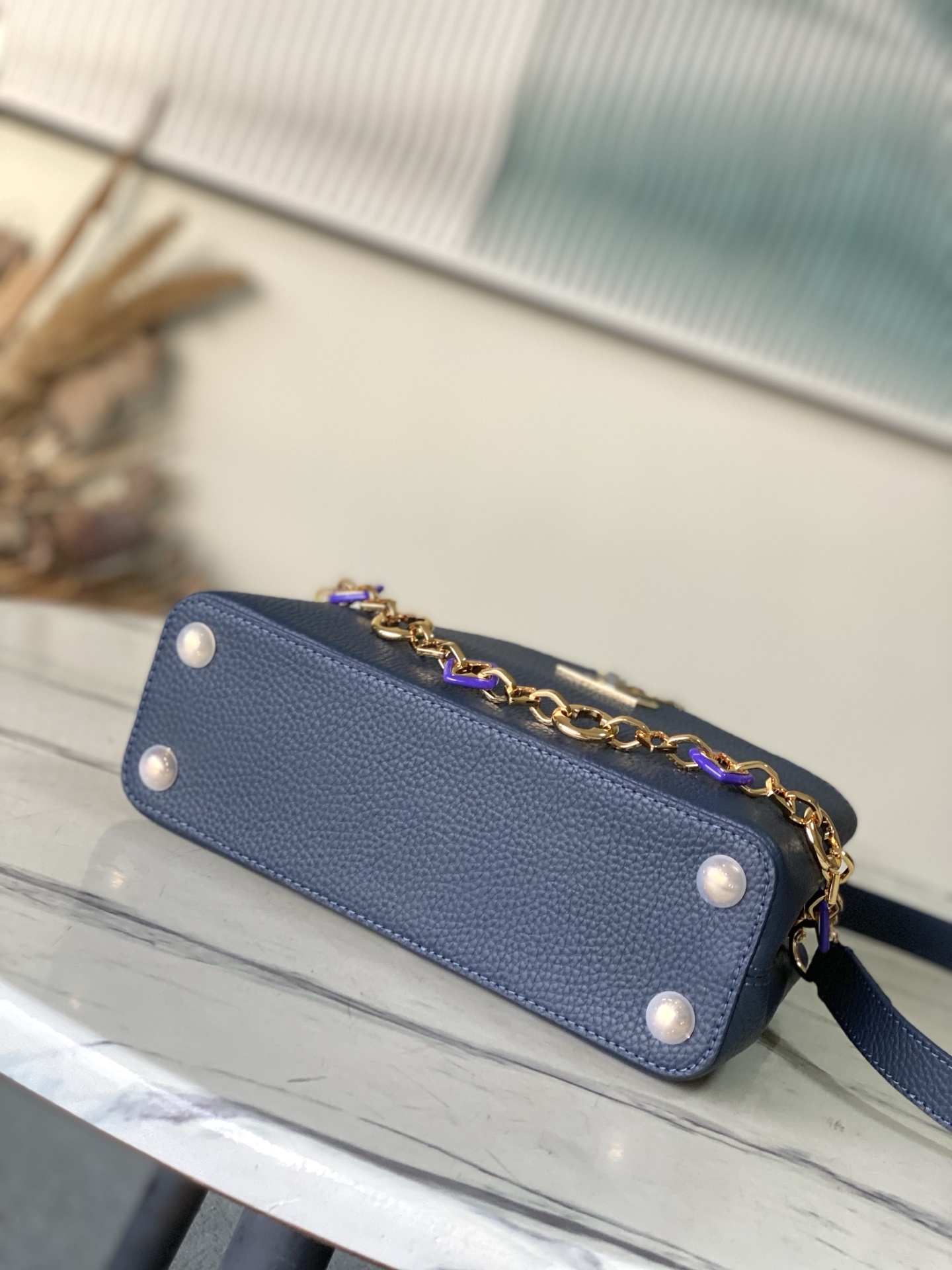 特级原厂皮 M14971 小号 本款Capucines小号手袋出自Harmony系列,以装饰性链条探索M