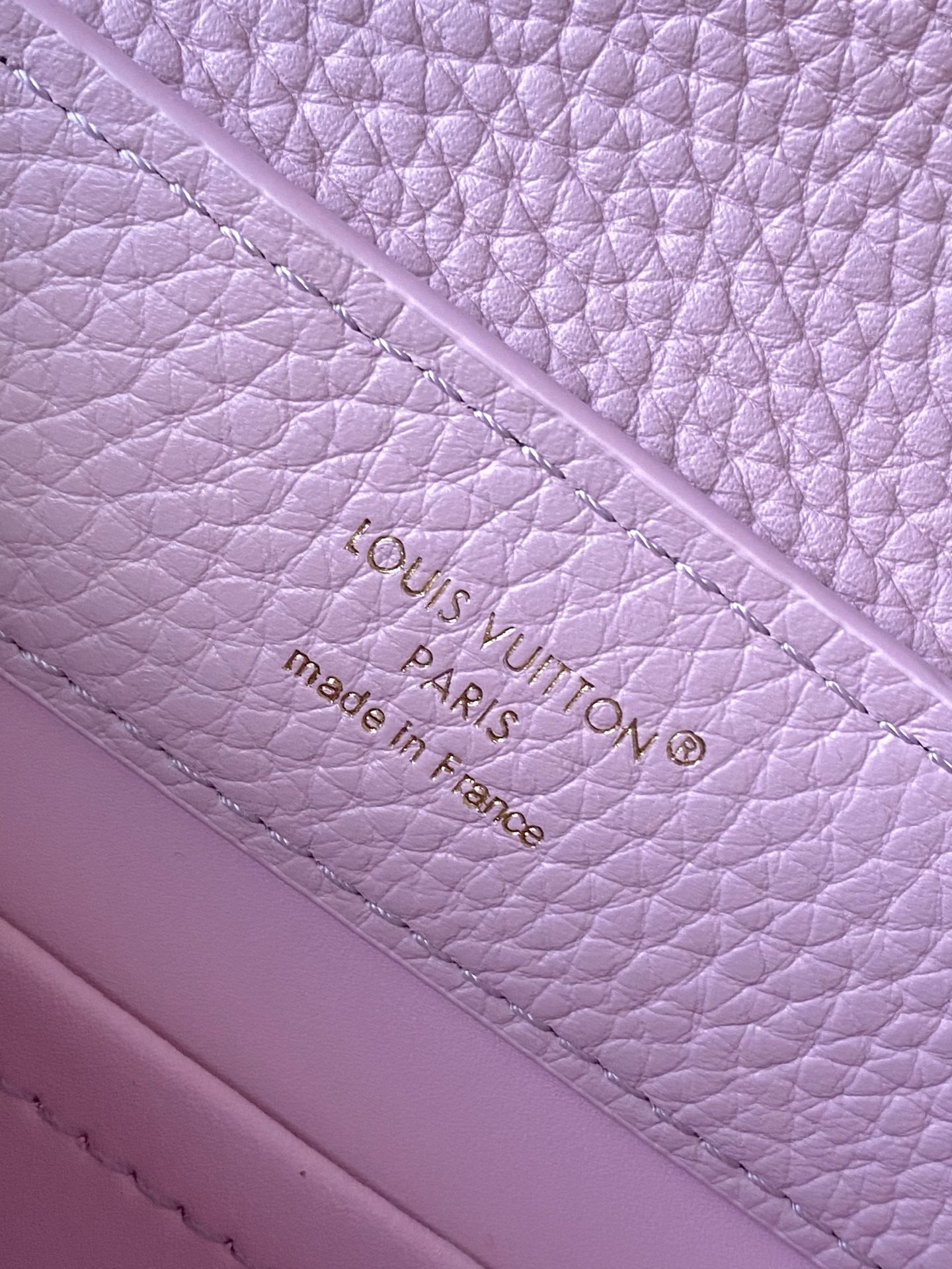 特级原厂皮 M14972 迷你 本款Capucines迷你 手袋出自Harmony系列,以装饰性链条探索