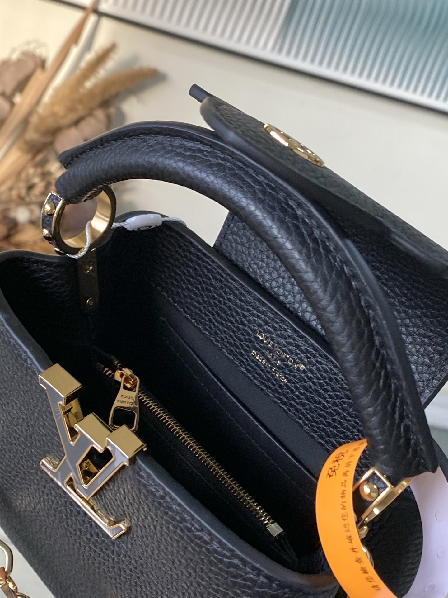 特级原厂皮 M14970 迷你 本款Capucines迷你 手袋出自Harmony系列,以装饰性链条探索