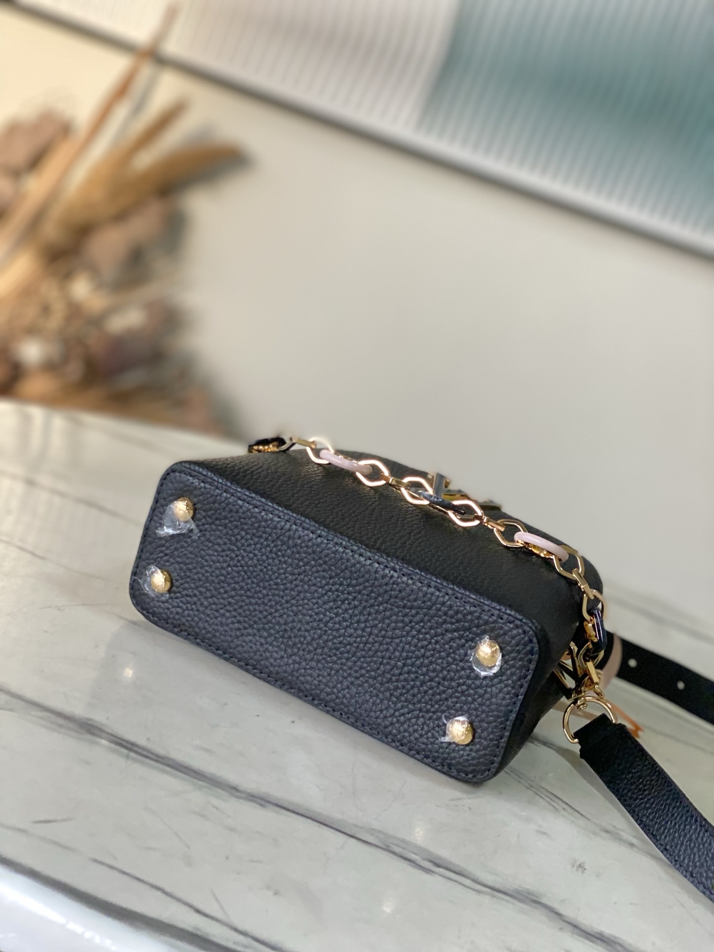 特级原厂皮 M14970 迷你 本款Capucines迷你 手袋出自Harmony系列,以装饰性链条探索