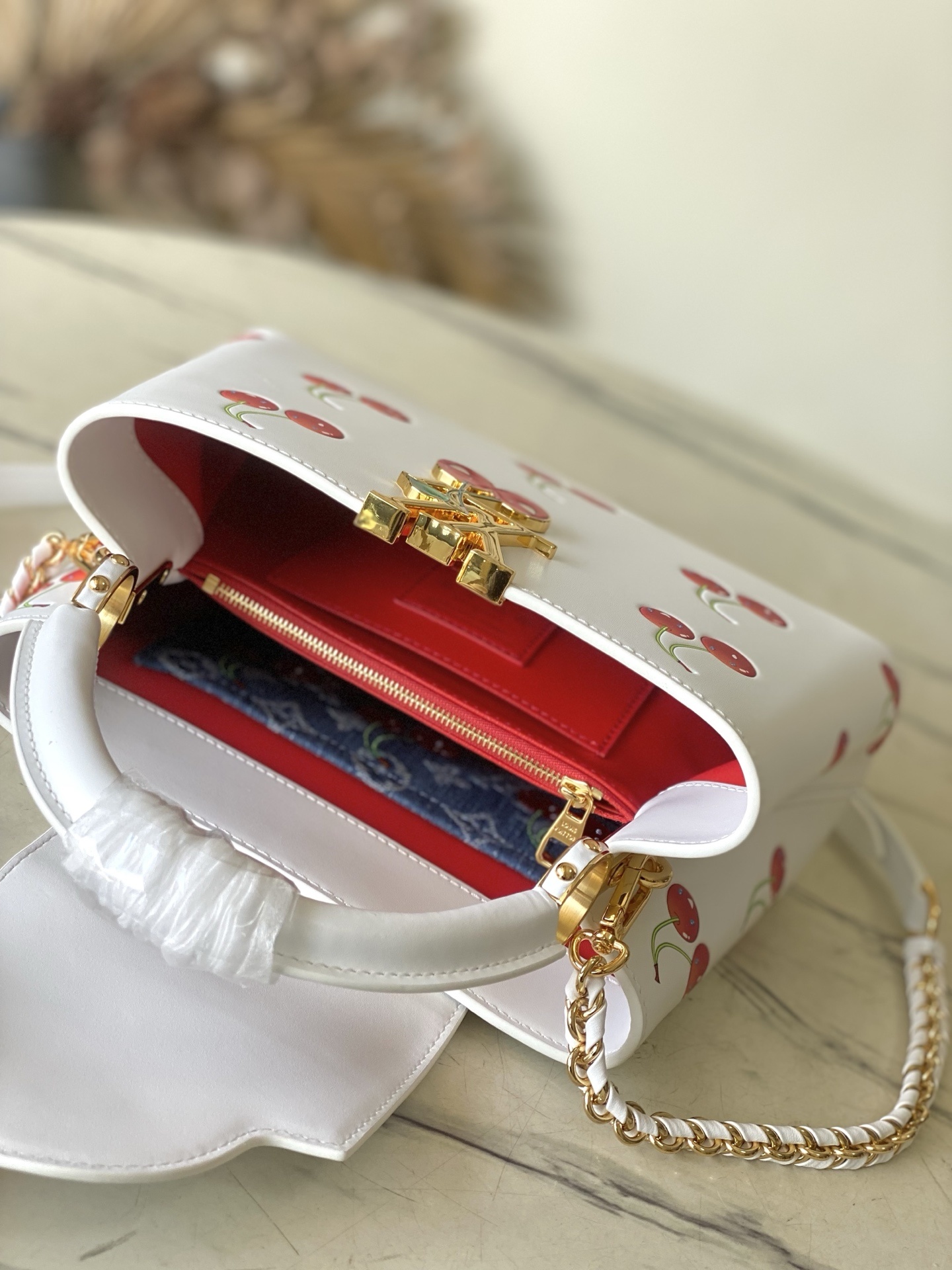 特级原厂皮 M13251 小号 本款Capucines 小号手袋以夏日风姿诠释路易威登x村上隆复刻系列的