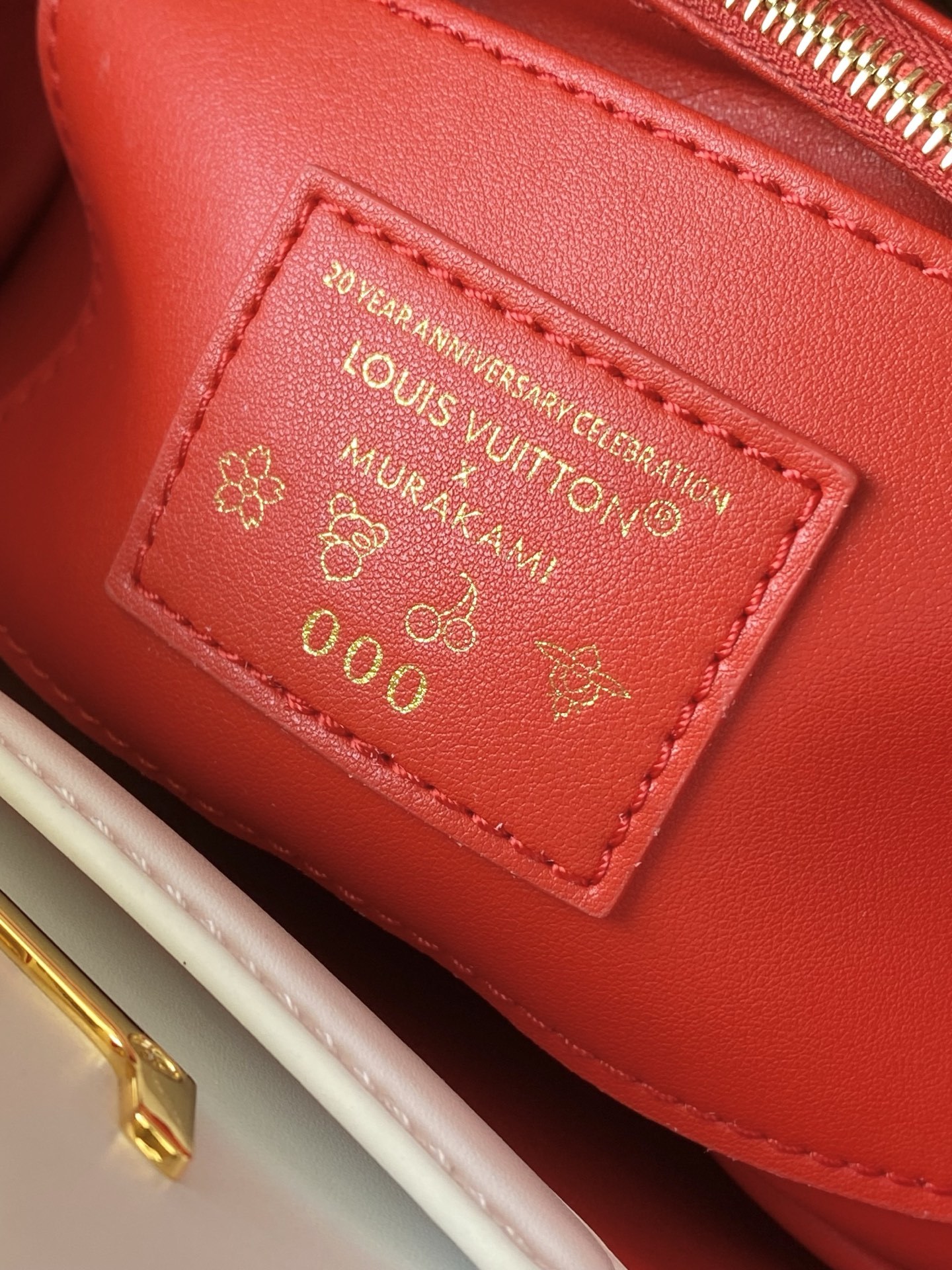 特级原厂皮 M13251 小号 本款Capucines 小号手袋以夏日风姿诠释路易威登x村上隆复刻系列的