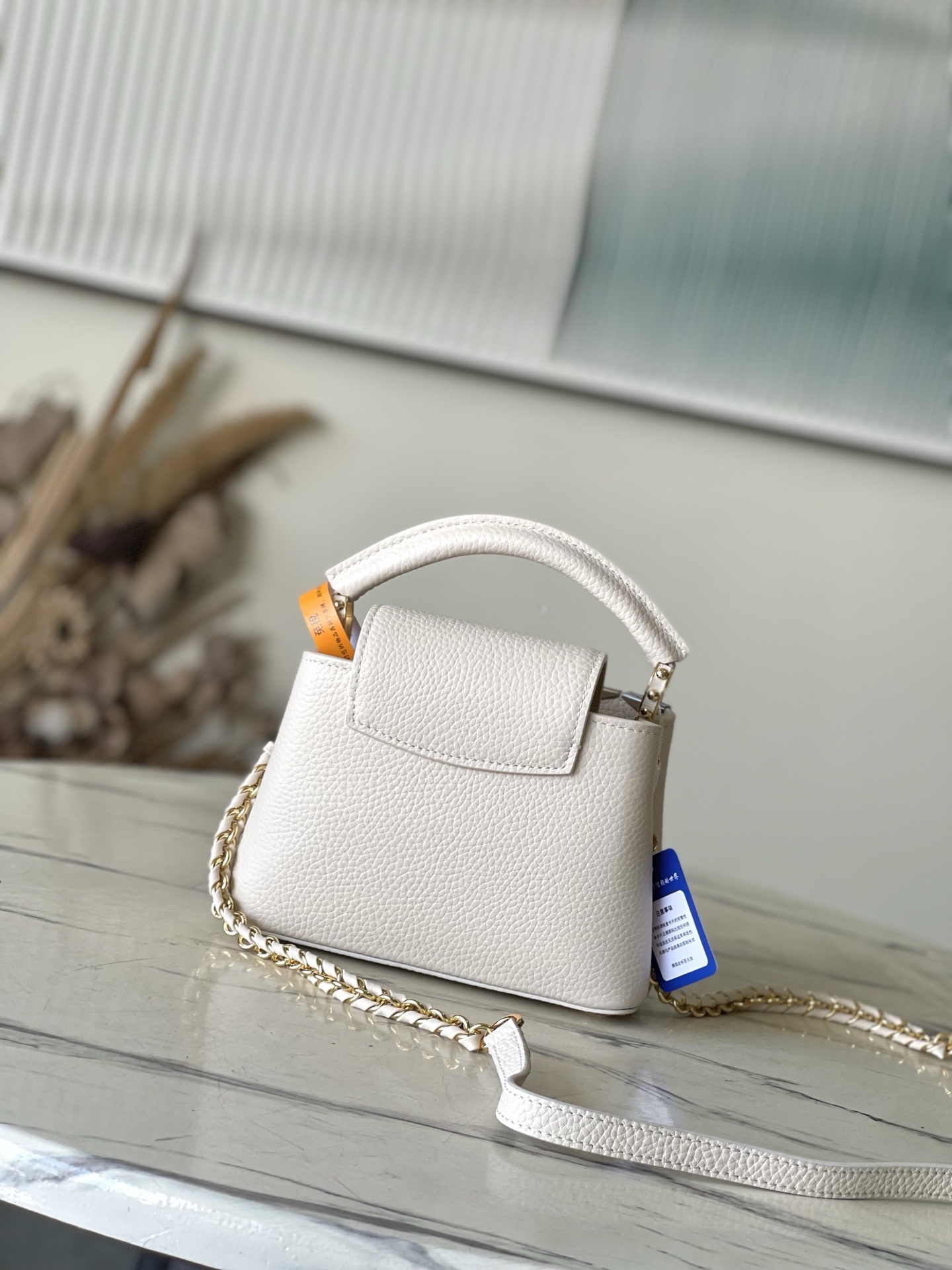 特级原厂皮 M11964 米白迷你 本款Capucines 迷你手袋材Taurillon牛皮革,以混合金