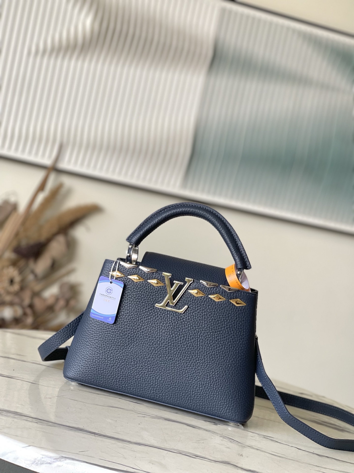 特级原厂皮 M12751 宝蓝小号 本款Capucines BB手袋材Taurillon牛皮革，以混合金