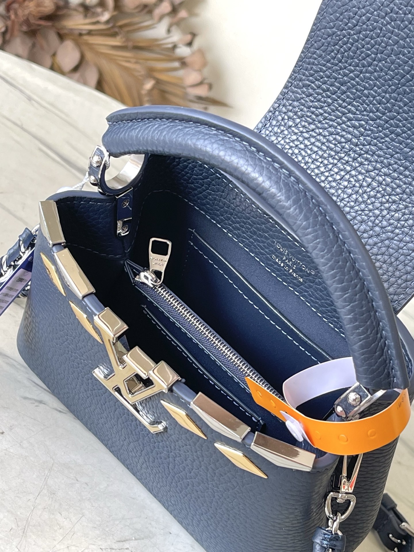 特级原厂皮 M12751 宝蓝迷你 本款Capucines 迷你手袋材Taurillon牛皮革,以混合金