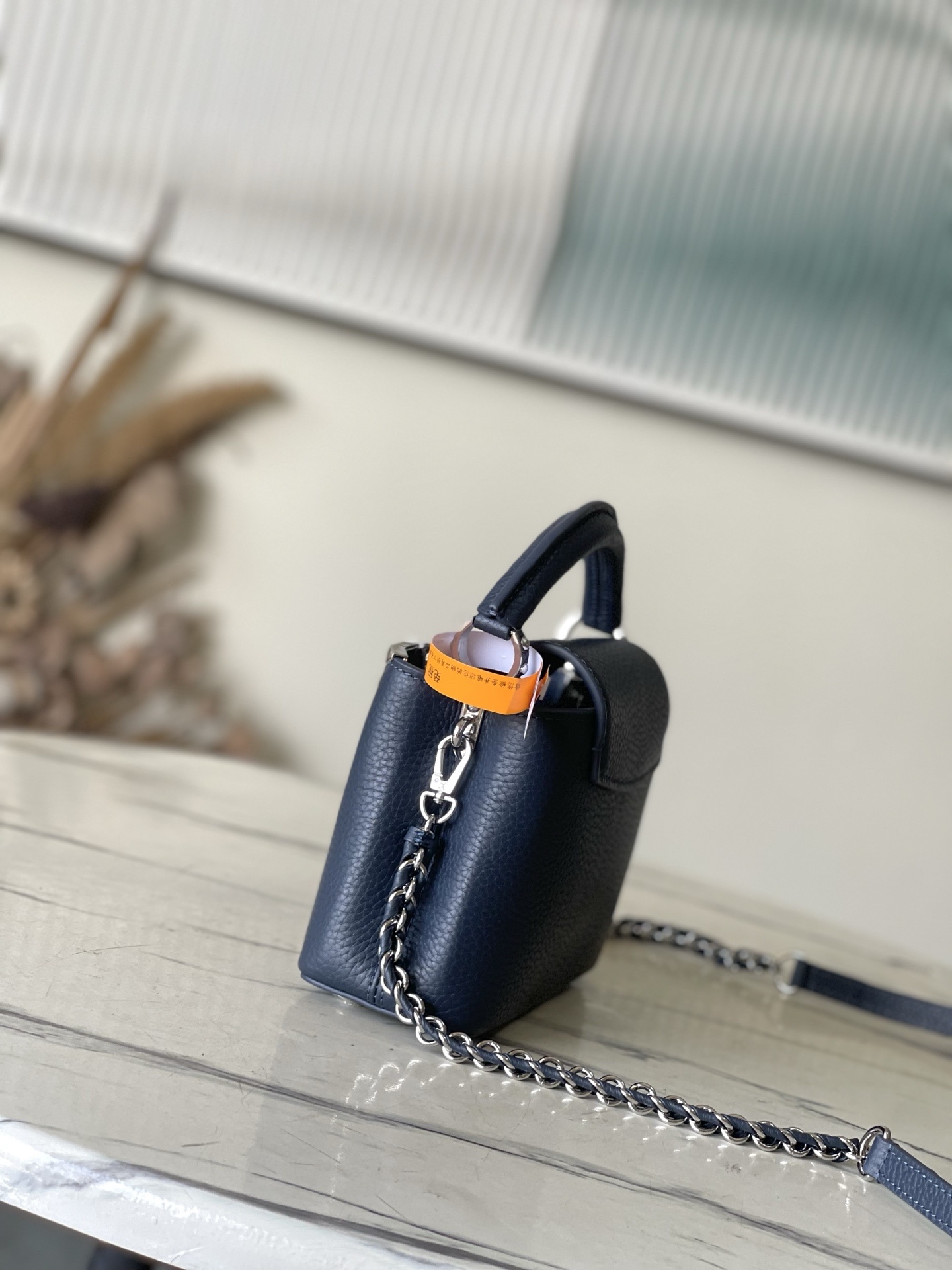 特级原厂皮 M12751 宝蓝迷你 本款Capucines 迷你手袋材Taurillon牛皮革,以混合金