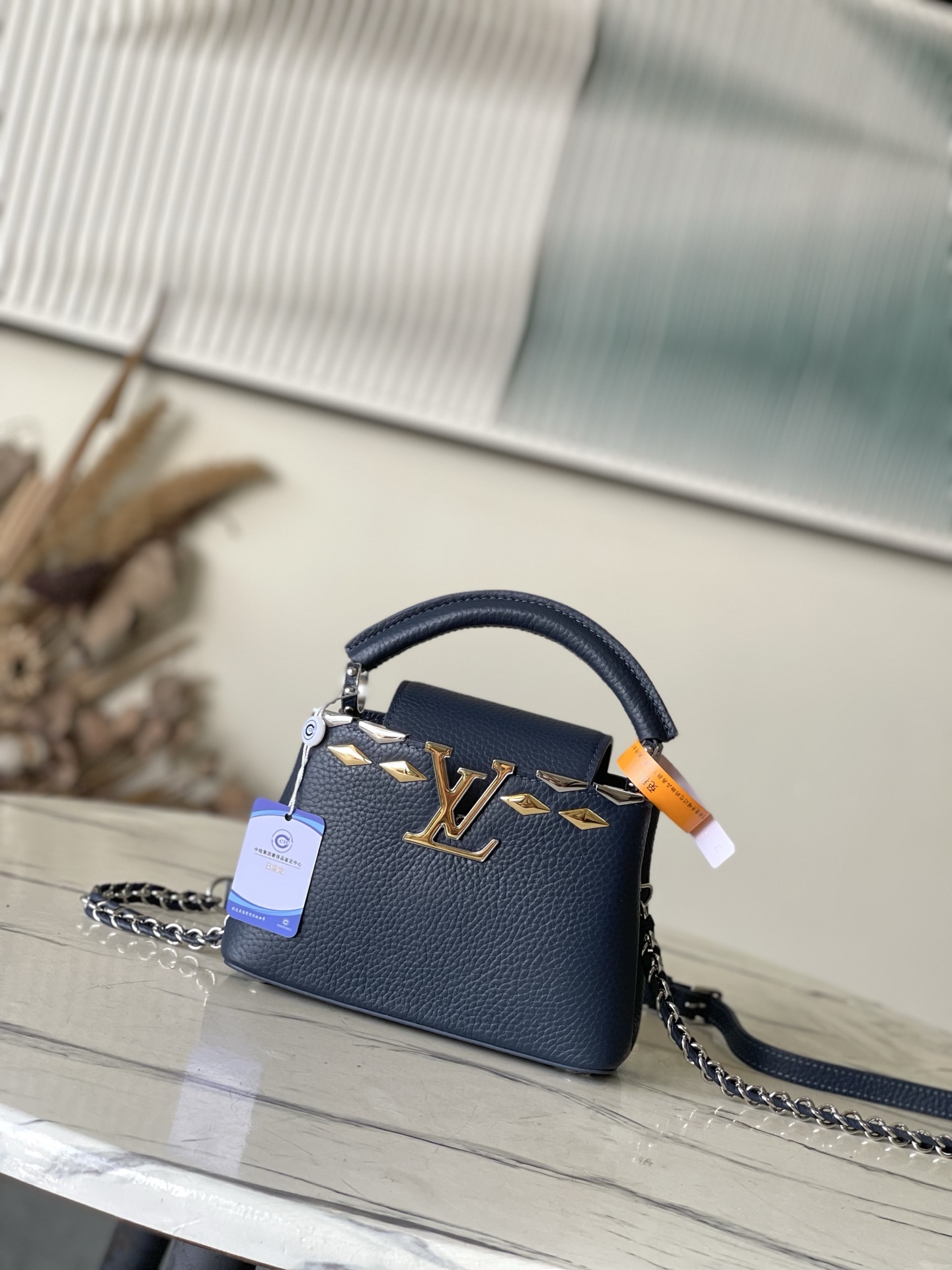 特级原厂皮 M12751 宝蓝迷你 本款Capucines 迷你手袋材Taurillon牛皮革，以混合金