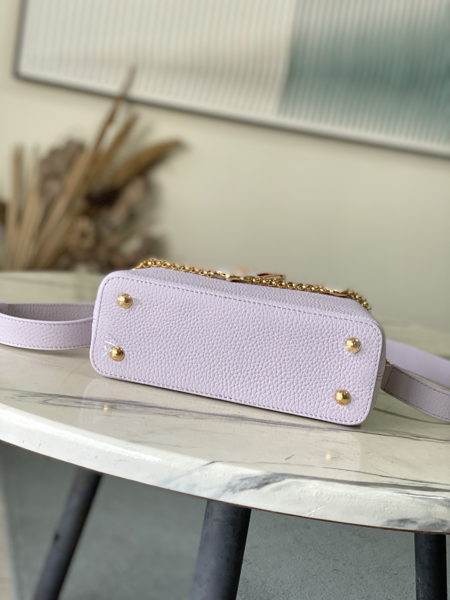 特级原厂皮 M25476 紫色迷你 本款Capucines迷你手袋向巴洛克风格珠宝汲取灵感,为链条融入贝