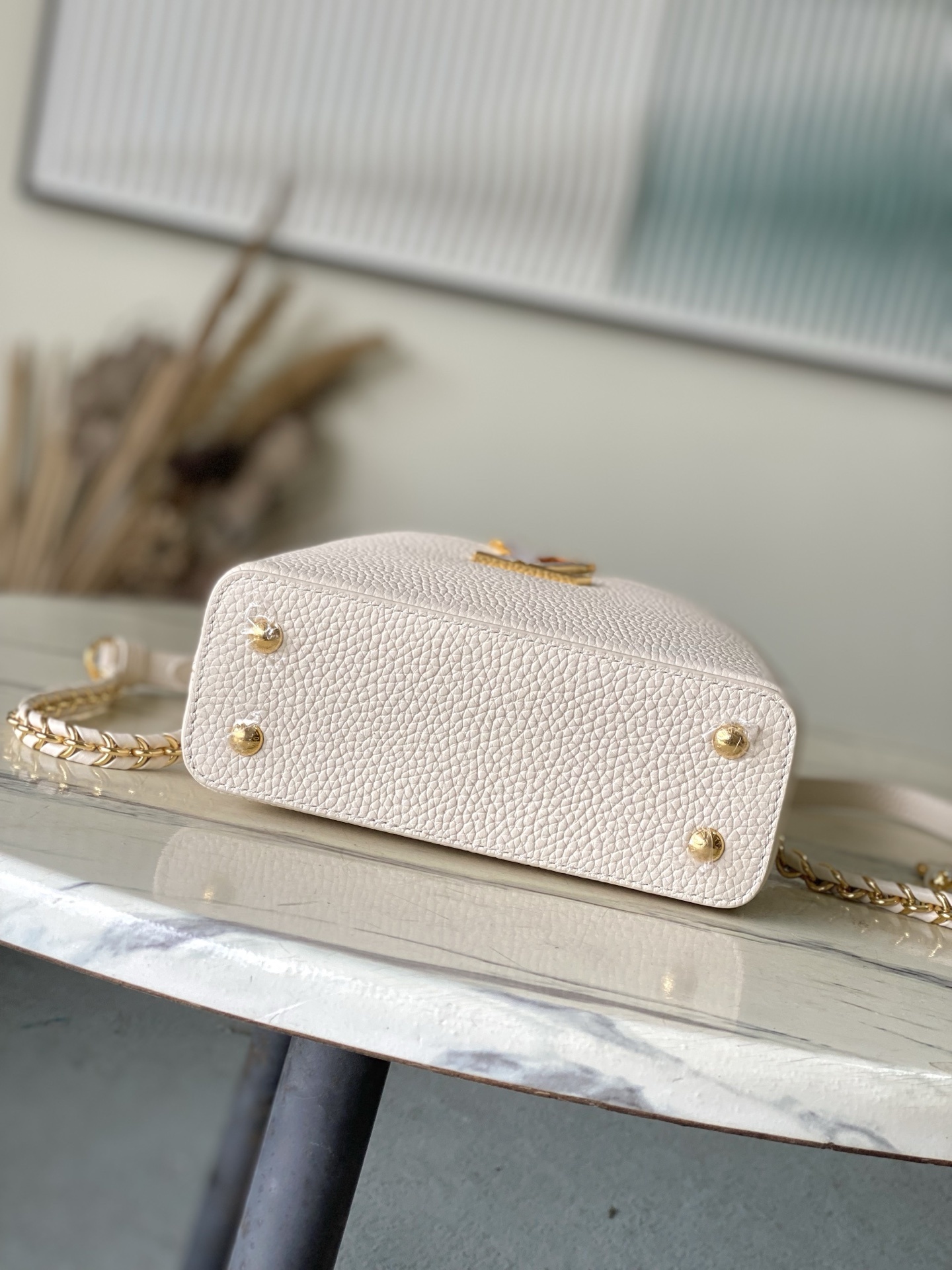 特级原厂皮 M25611 迷你 本款Nano手袋出自Capucines Daydream系列,为Taur