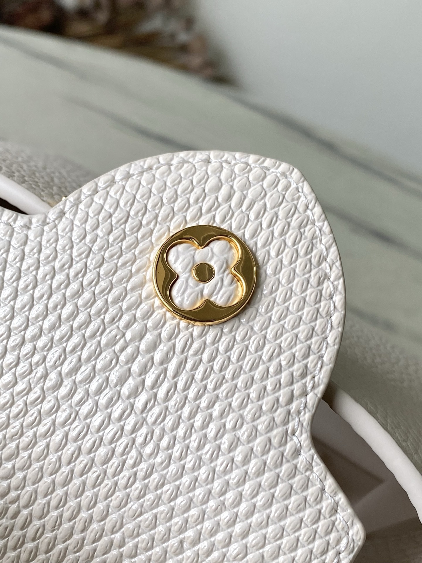 特级原厂皮 M25611 迷你 本款Nano手袋出自Capucines Daydream系列,为Taur