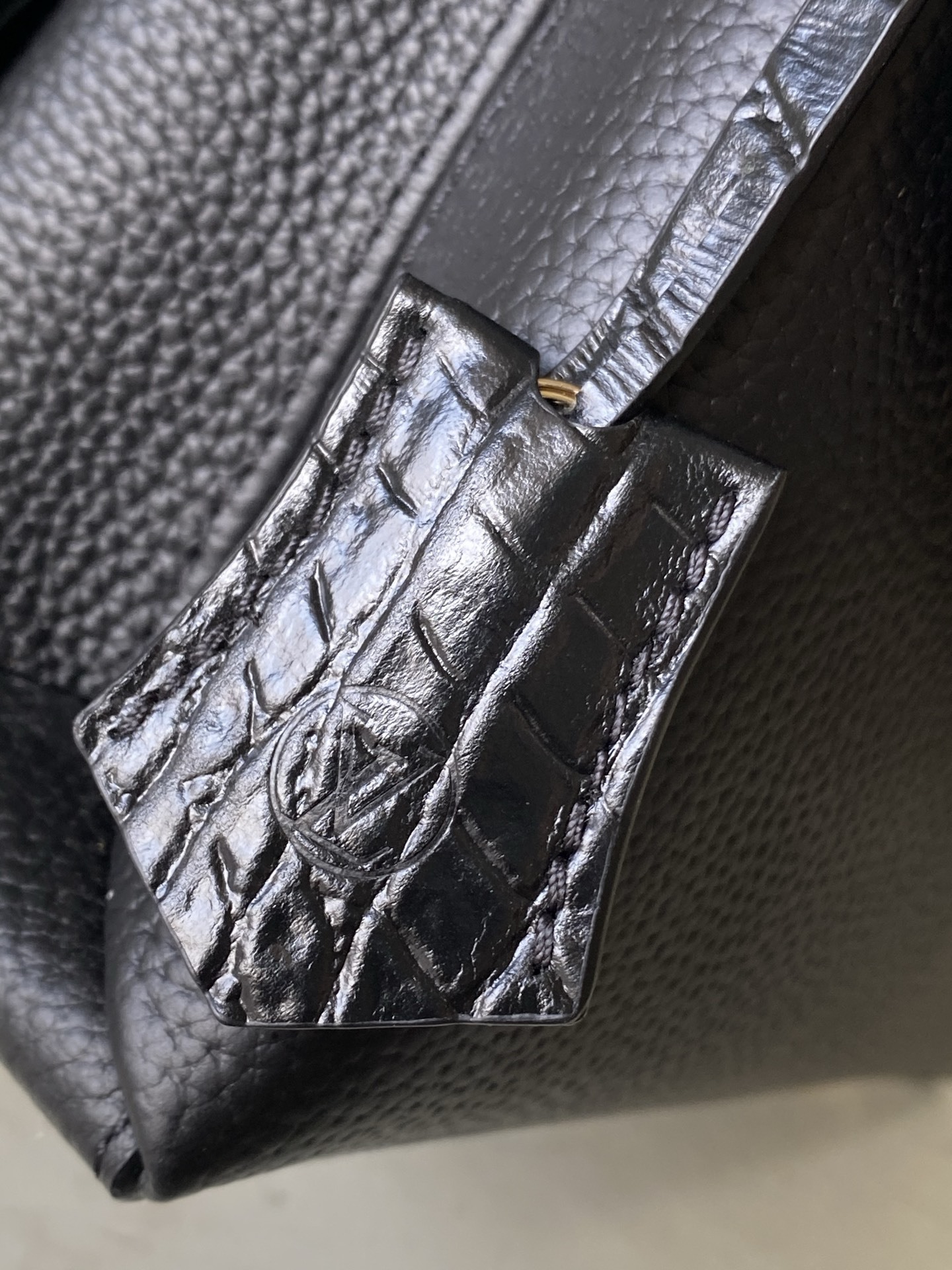 特级原厂皮 N80233 黑荔枝纹配鳄鱼纹小号 Rose des Vents 小号手袋取材光滑与粒面小牛