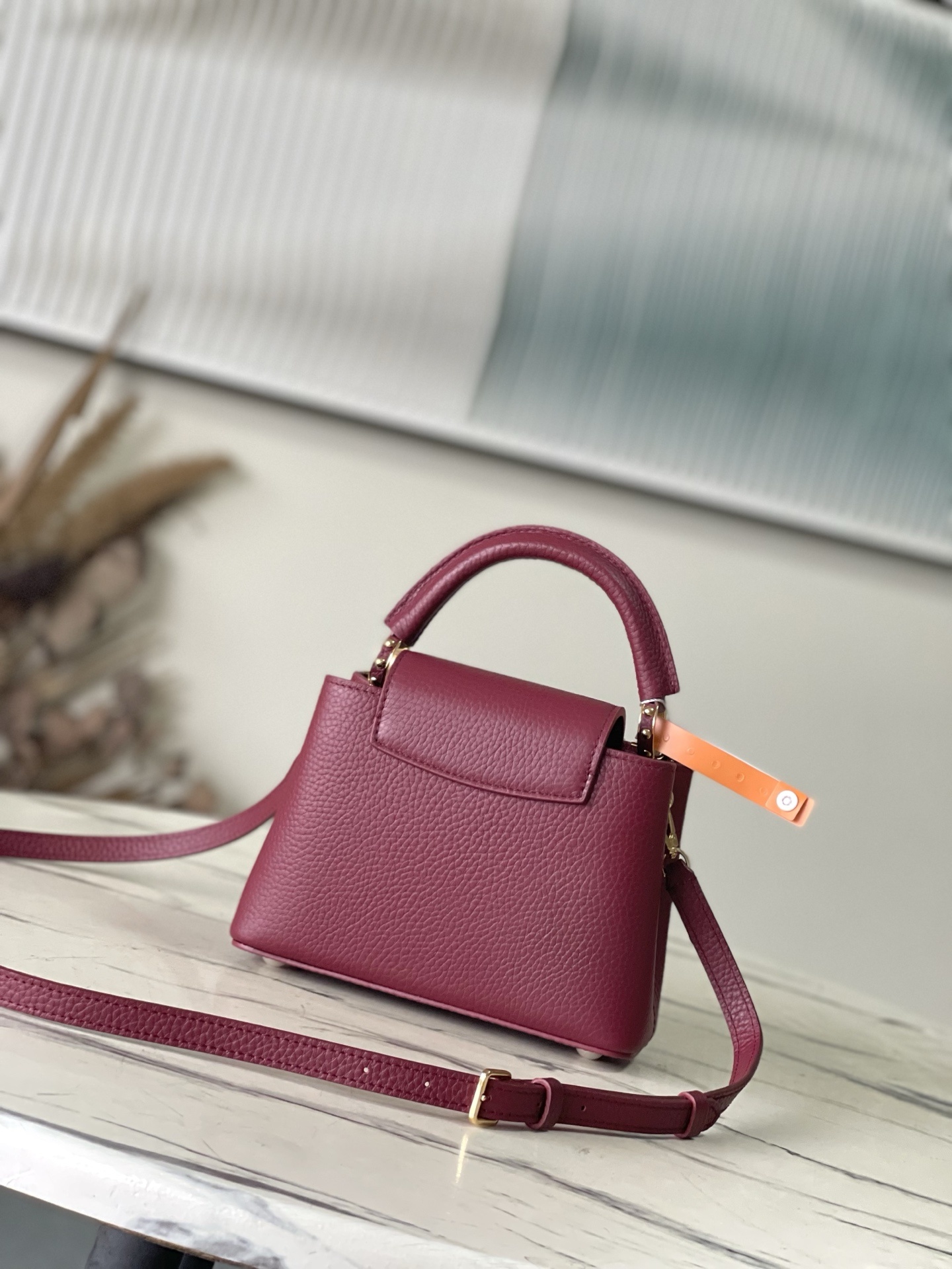 特级原厂皮 M11341 枣红金 本款Capucines mini手袋取材经典Taurillon 牛皮革