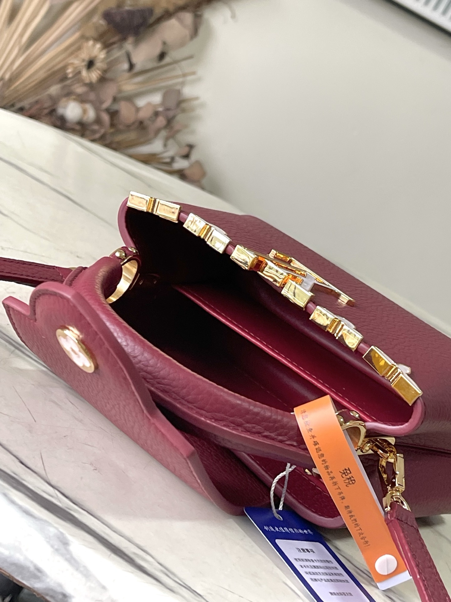 特级原厂皮 M11341 枣红金 本款Capucines mini手袋取材经典Taurillon 牛皮革