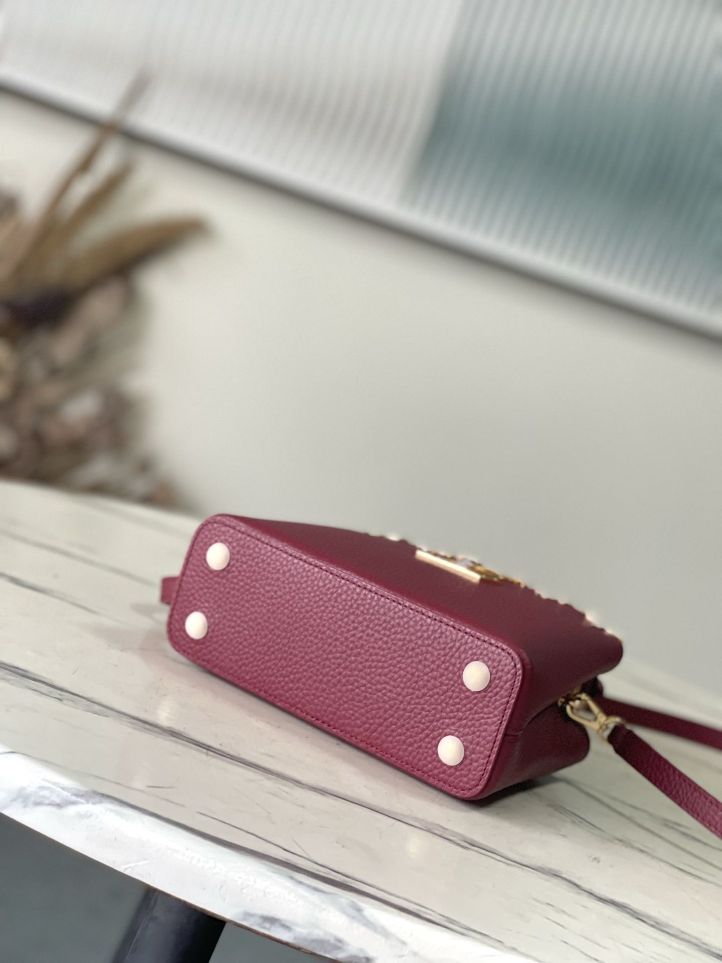 特级原厂皮 M11341 枣红金 本款Capucines mini手袋取材经典Taurillon 牛皮革