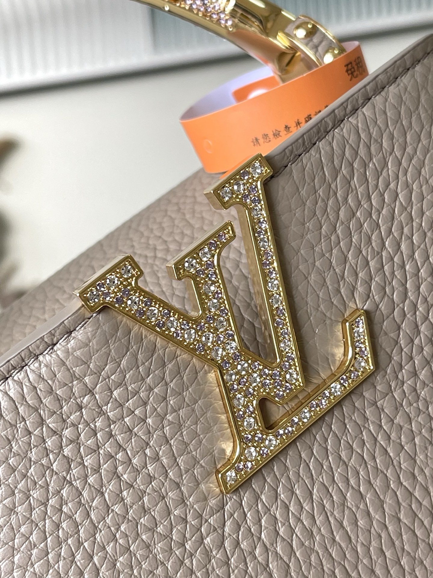 特级原厂皮 M14177 灰色 特级全钢五金 动态163 本款 Capucines 迷你手袋出自 Exc