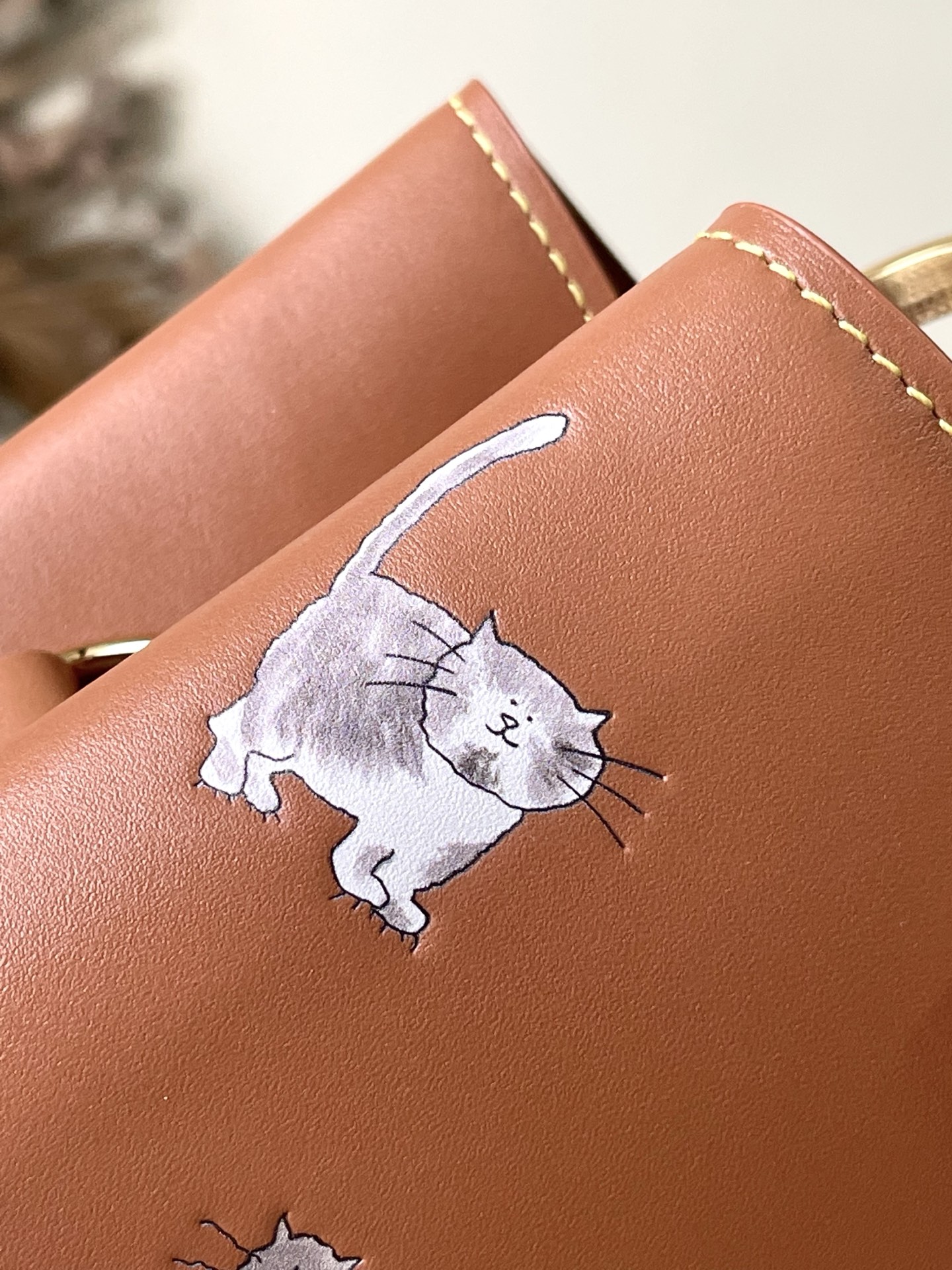 特级原厂皮 M25874 小号 LV Travels With 系列为 Capucines BB 手袋渲