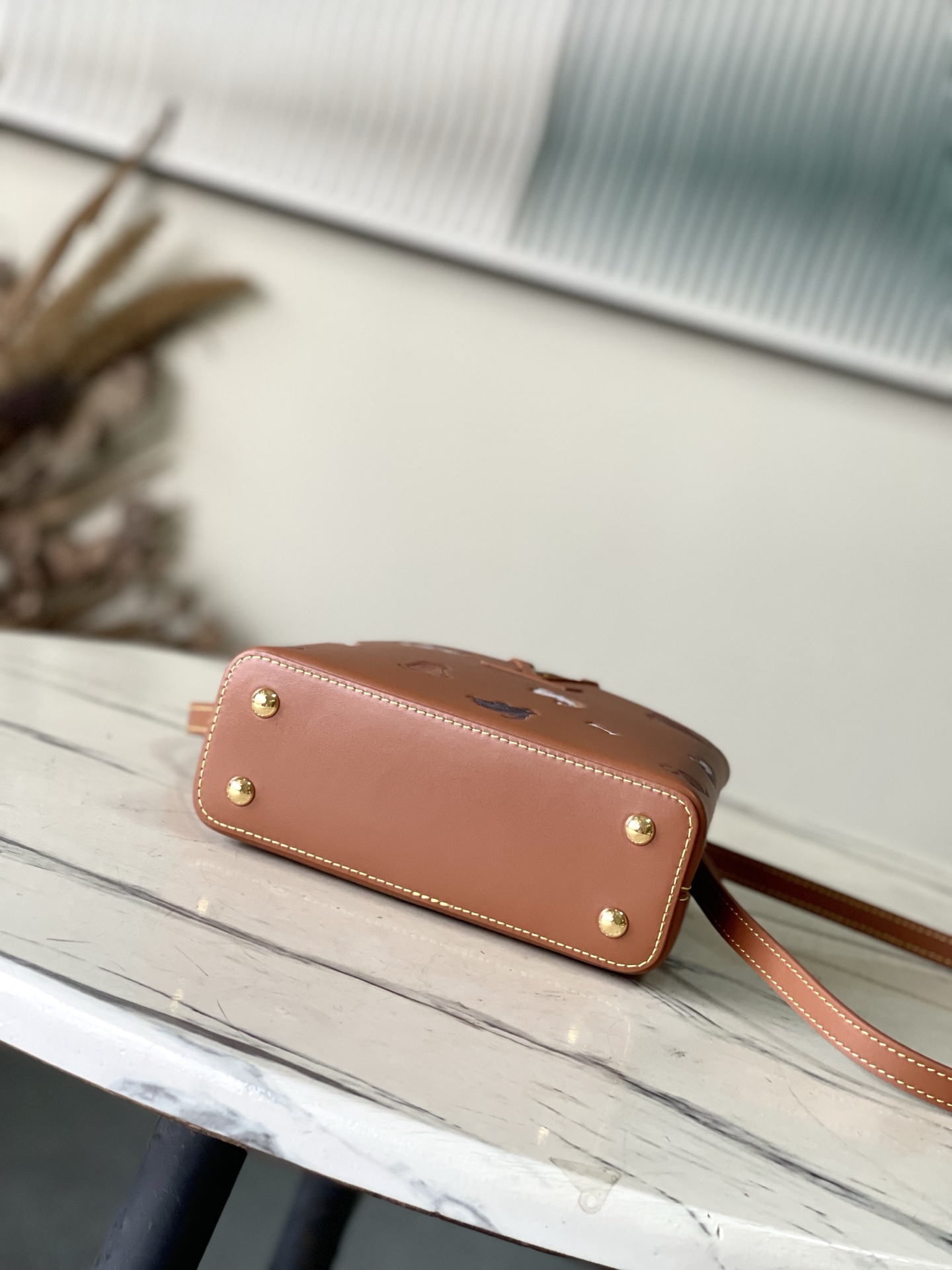 特级原厂皮 M25874 迷你 LV Travels With 系列为 Capucines mini 手