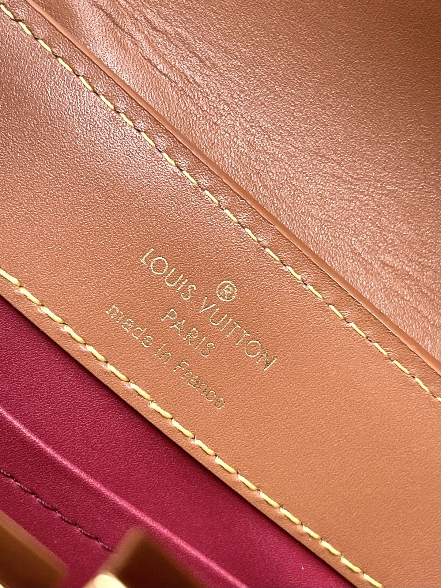 特级原厂皮 M25874 迷你 LV Travels With 系列为 Capucines mini 手