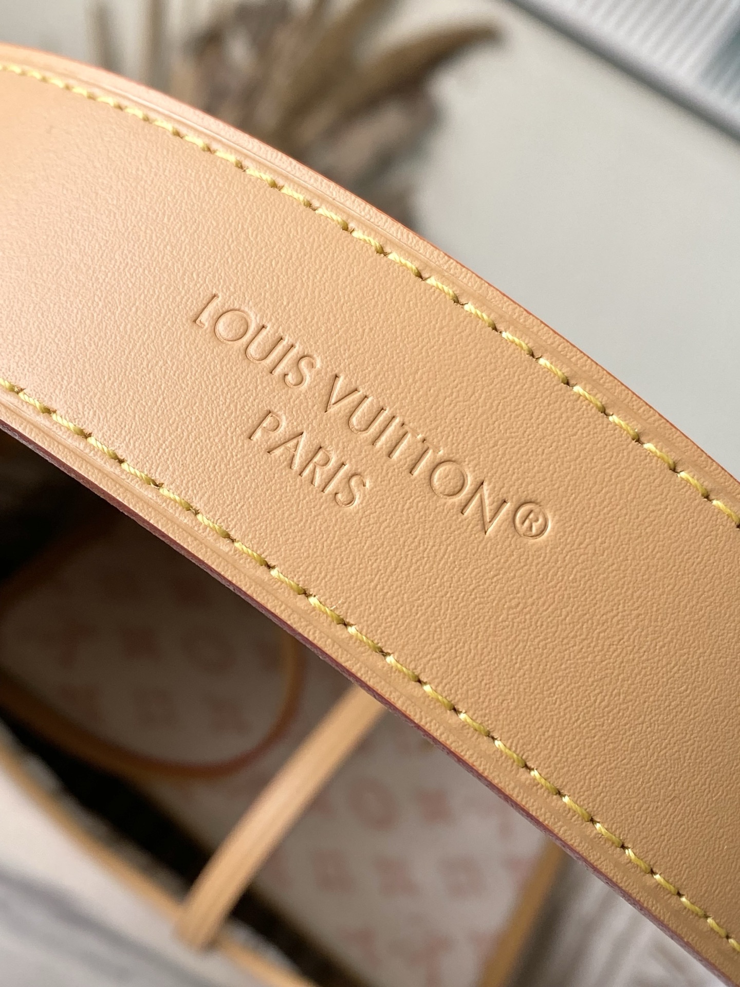 LV Style White Leather Top Handle Bag style reference detail image 7 from source 765191