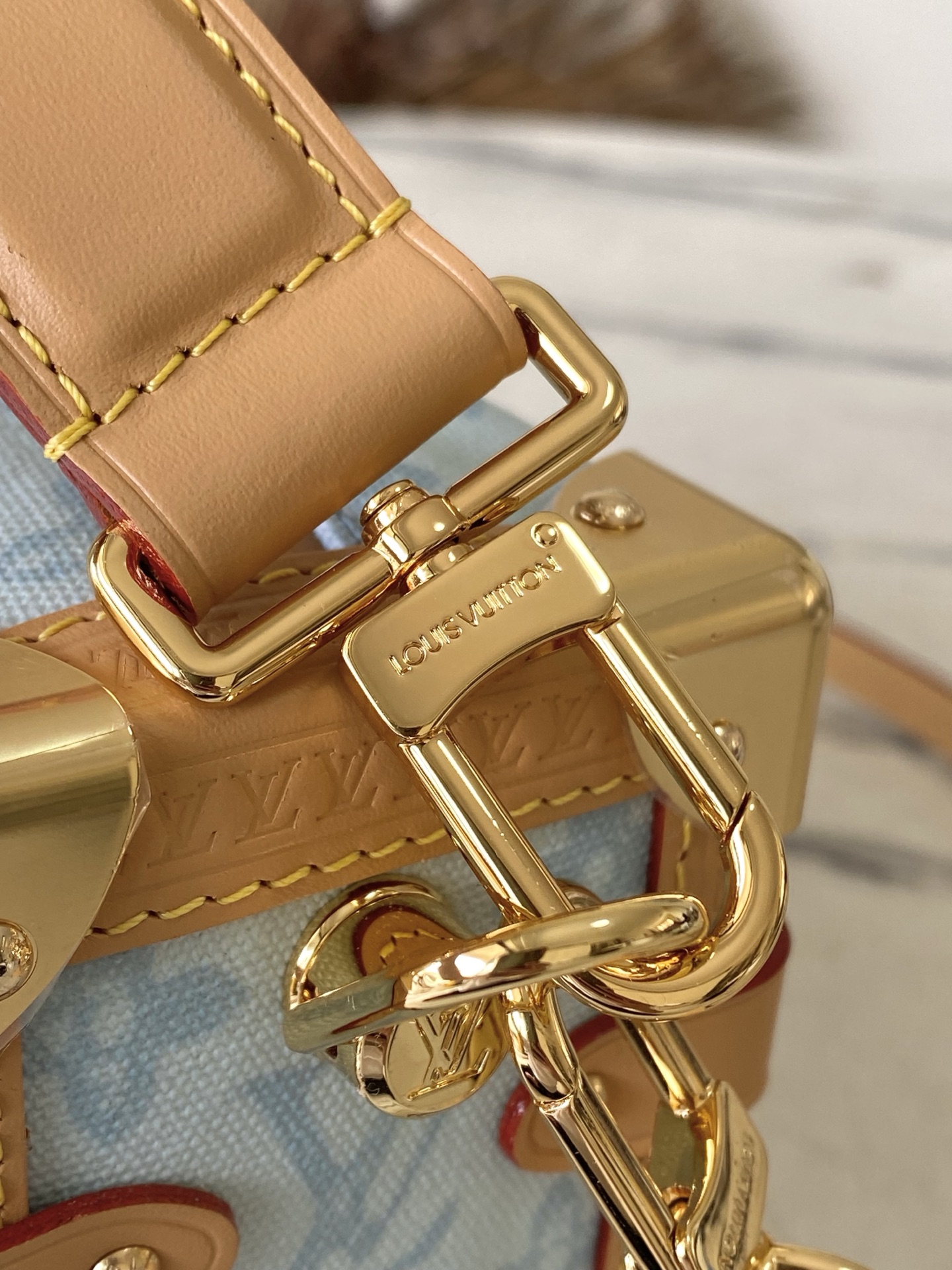 LV Style Beige Leather Top Handle Bag style reference detail image 7 from source 765195